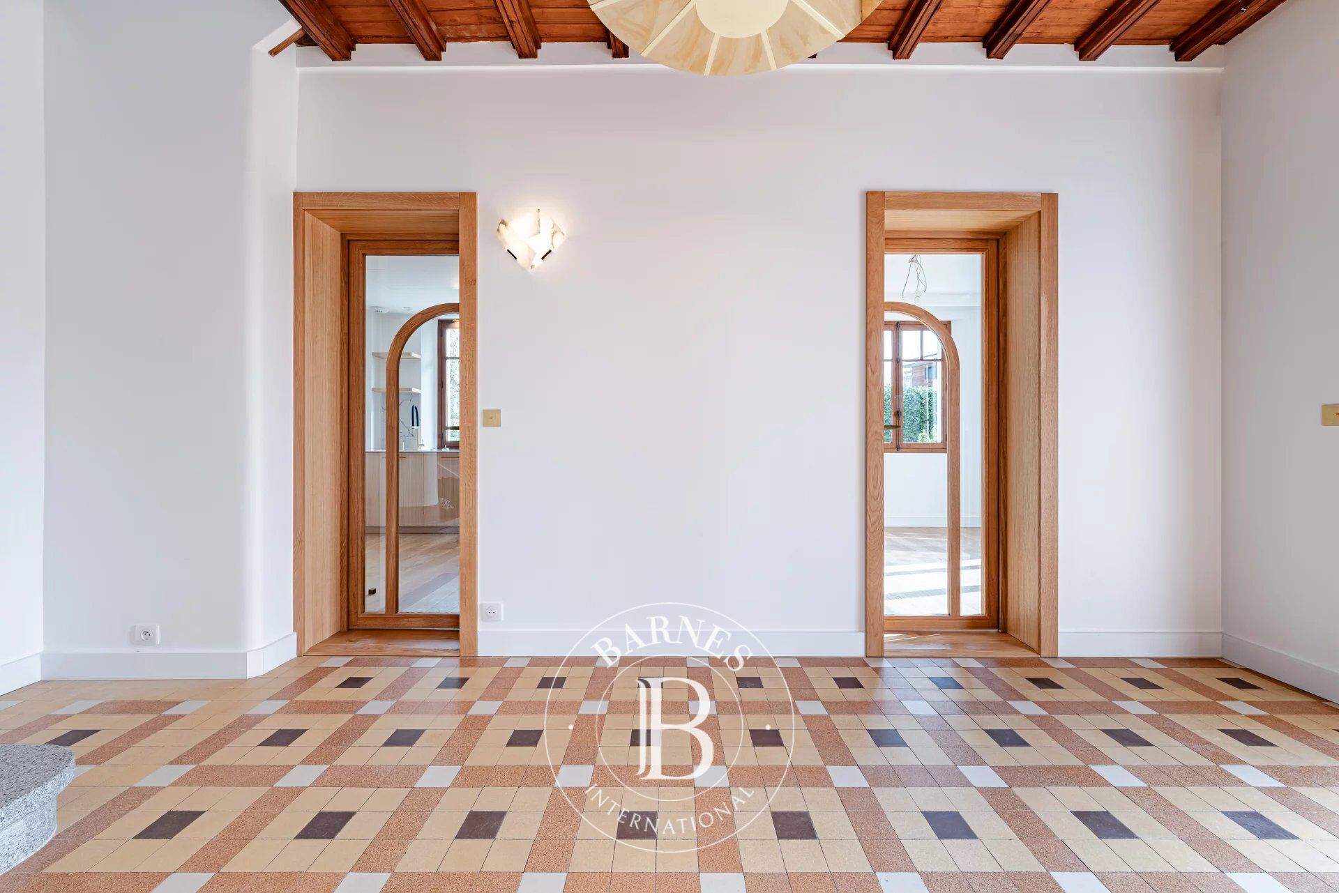 BARNES ANNECY - CHARACTER TOWN HOUSE WITH POOL - picture 3