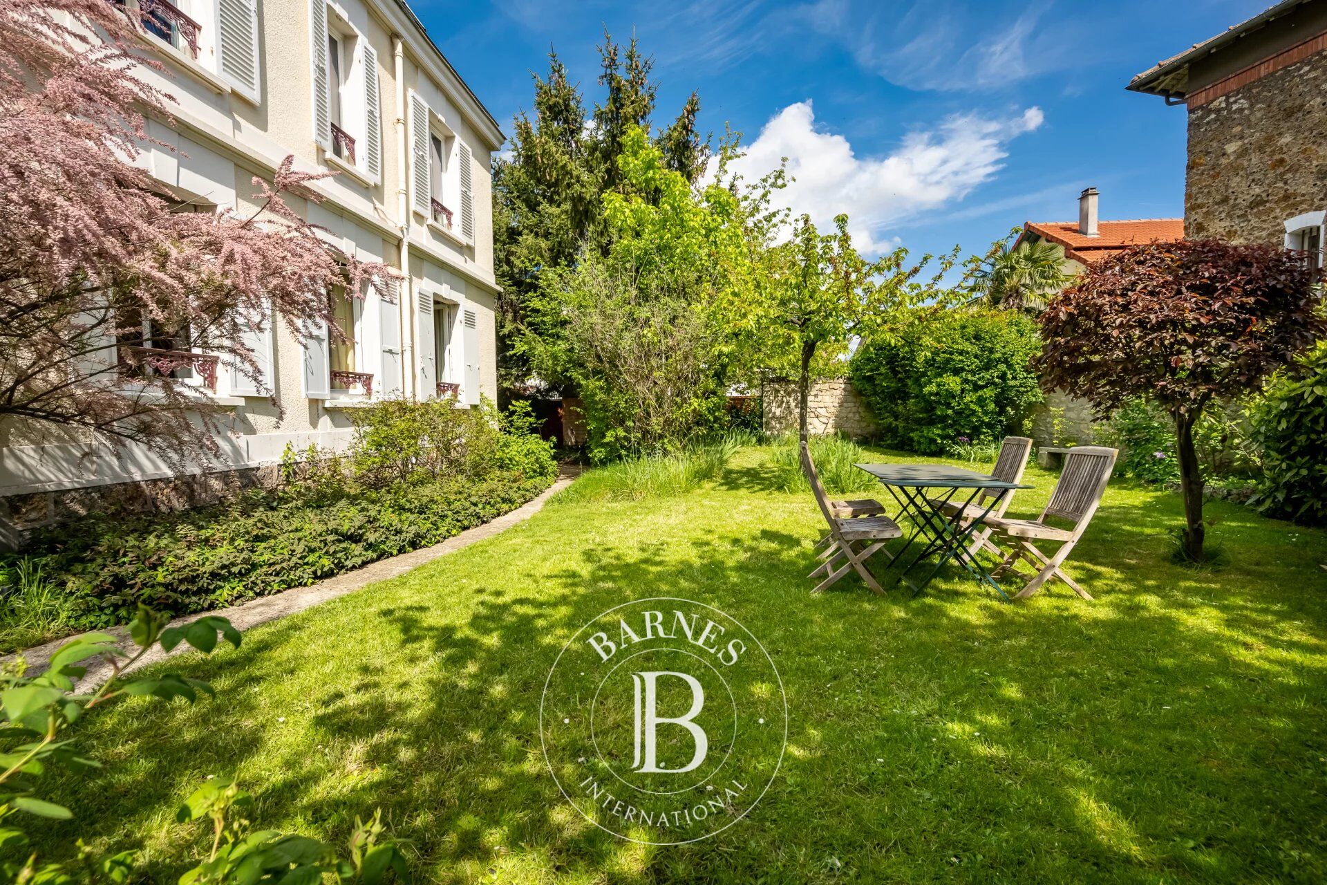 ASNIERES BECON FAMILY HOUSE - picture 2