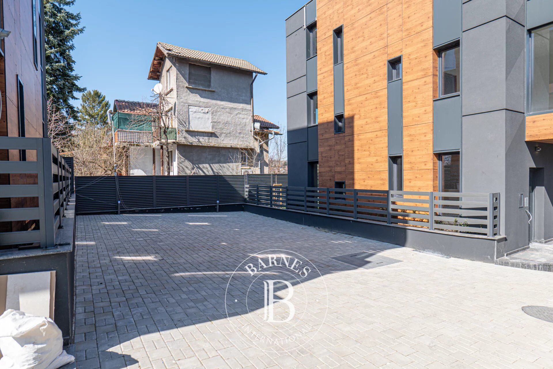 Townhouse in a new gated complex at the foot of Vitosha mountain - picture 3