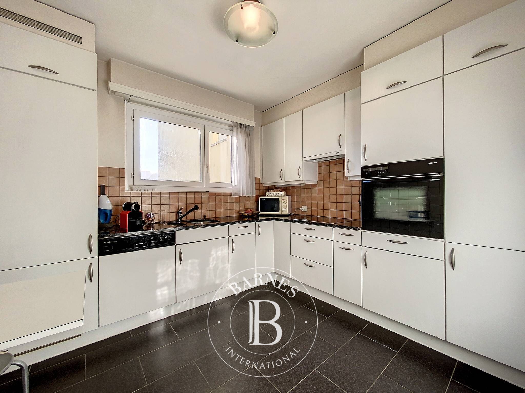 Daire Montreux - picture 11