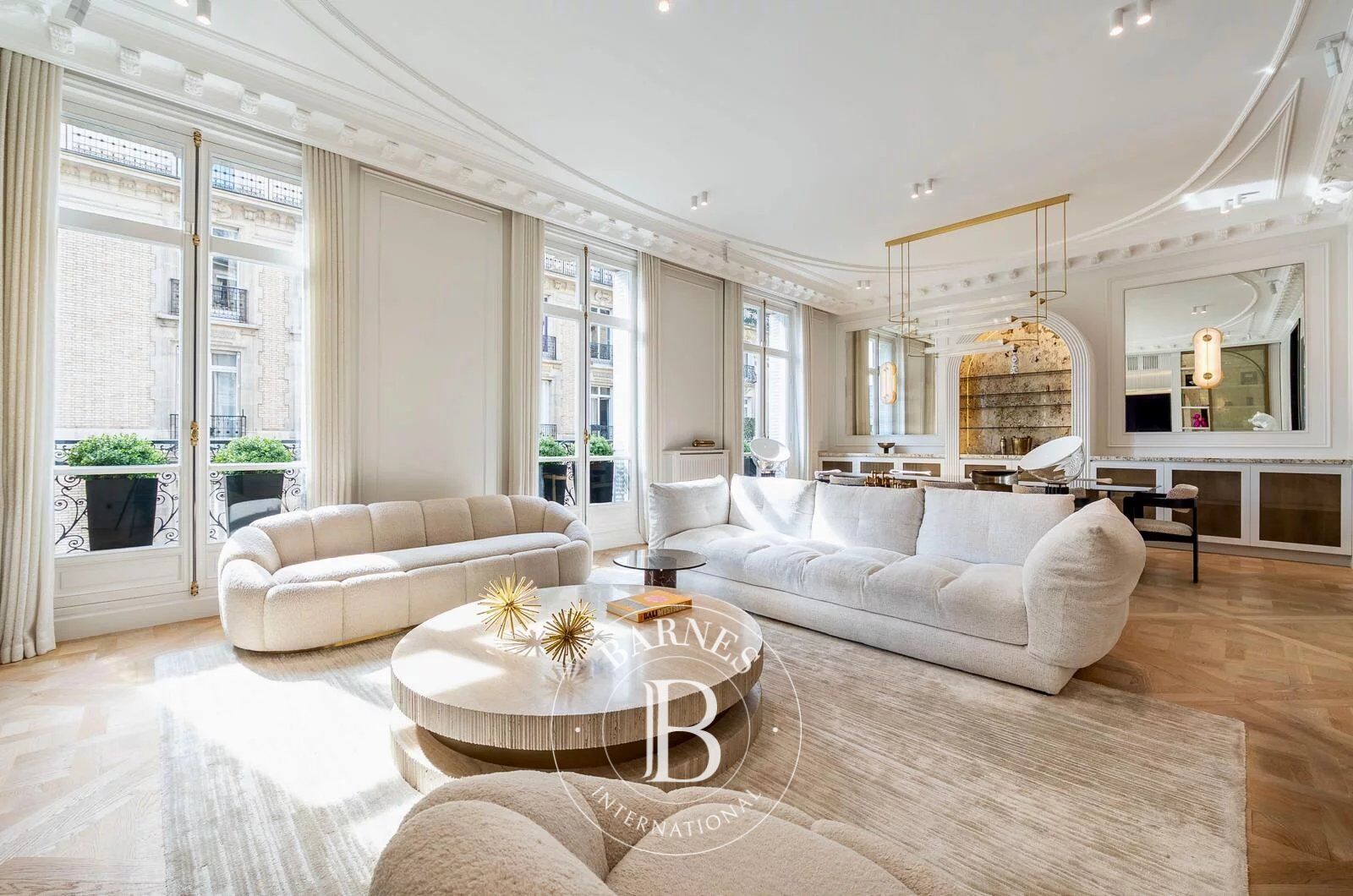 Paris 16 - Passy - Exceptional apartment sold furnished - 3 bedrooms - picture 3