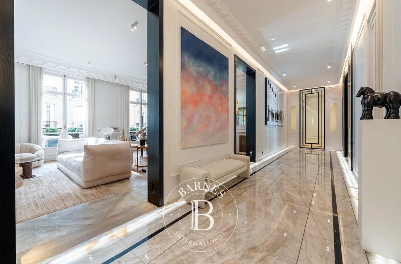 Paris 16 - Passy - Exceptional apartment sold furnished - 3 bedrooms