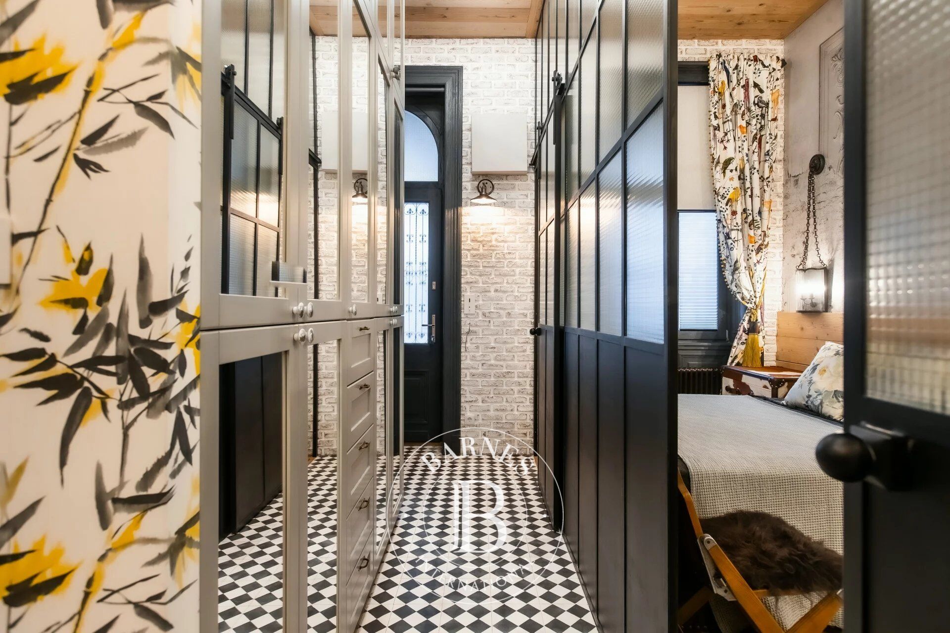 Extravagant one-bedroom apartment near the Ballet Institute - picture 3