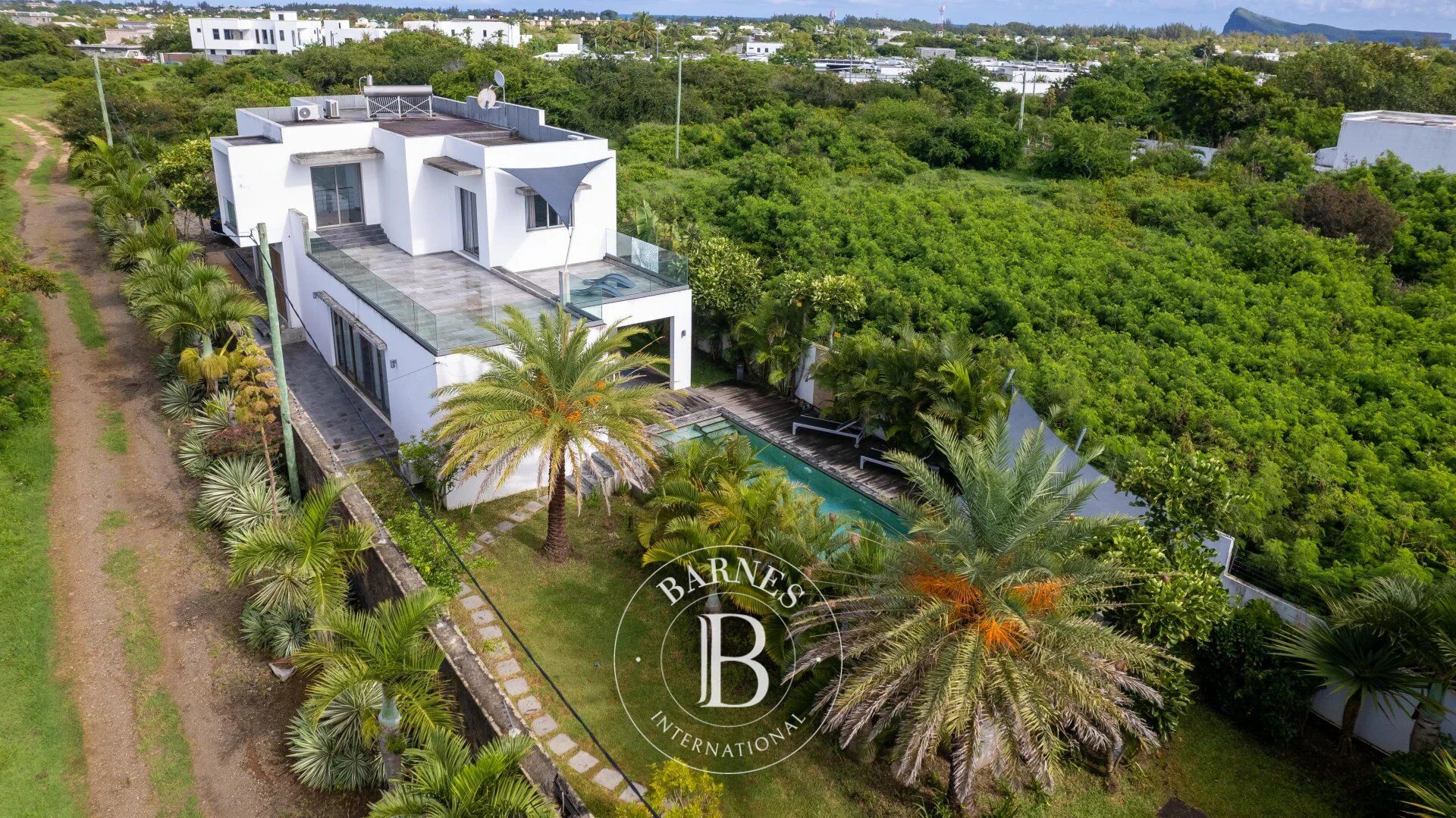 Villa Cap Malheureux - picture 1