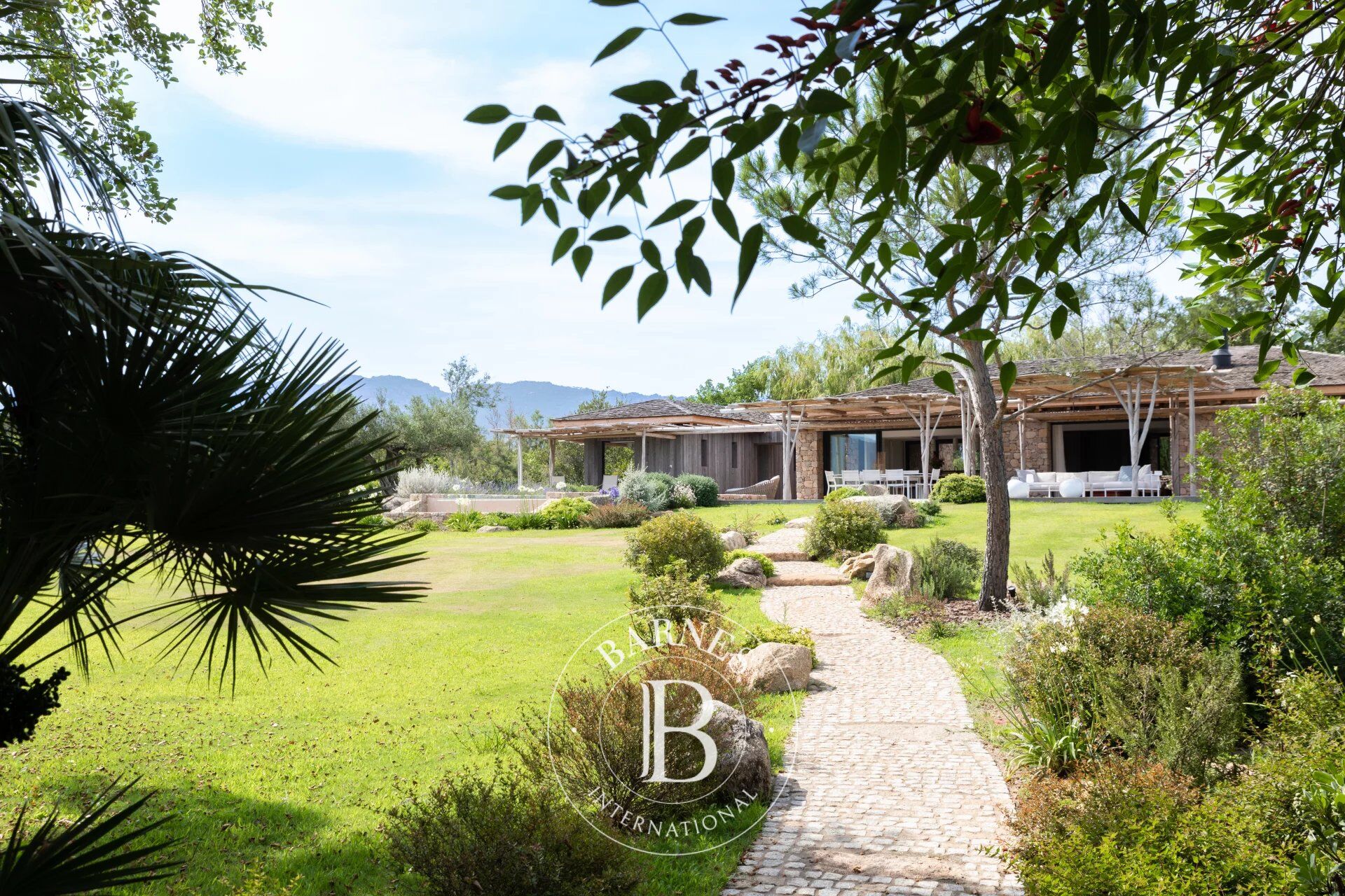 Plage de Cala Rossa, Villa 6 chambres, pied dans l'eau, piscine, vue mer, plage à pied - picture 3