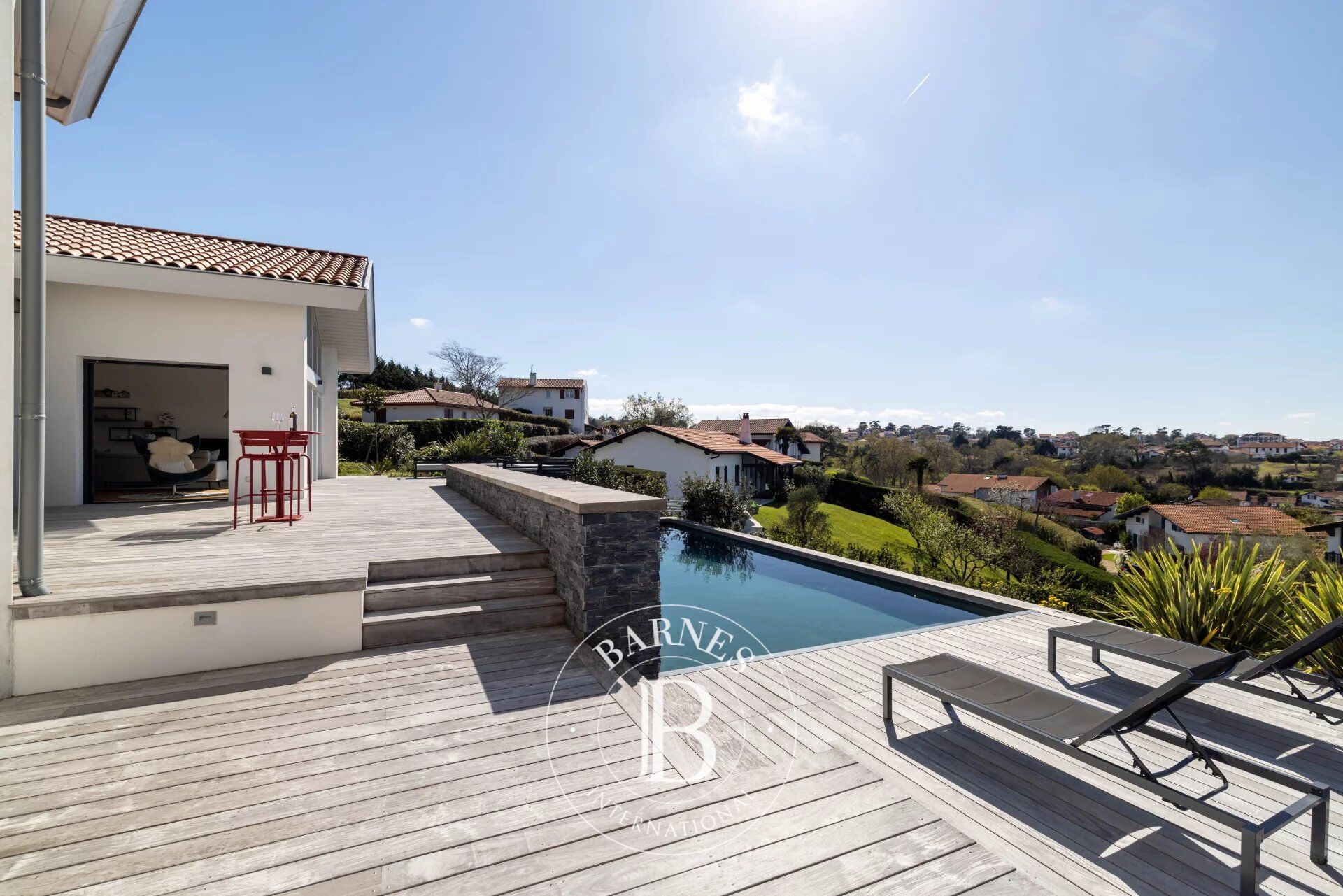 EDEN – Bright villa with sea view, swimming pool, walking distance to the beach – 4 bedrooms, 3 shower rooms – sleeps 10 – Bidart - picture 2