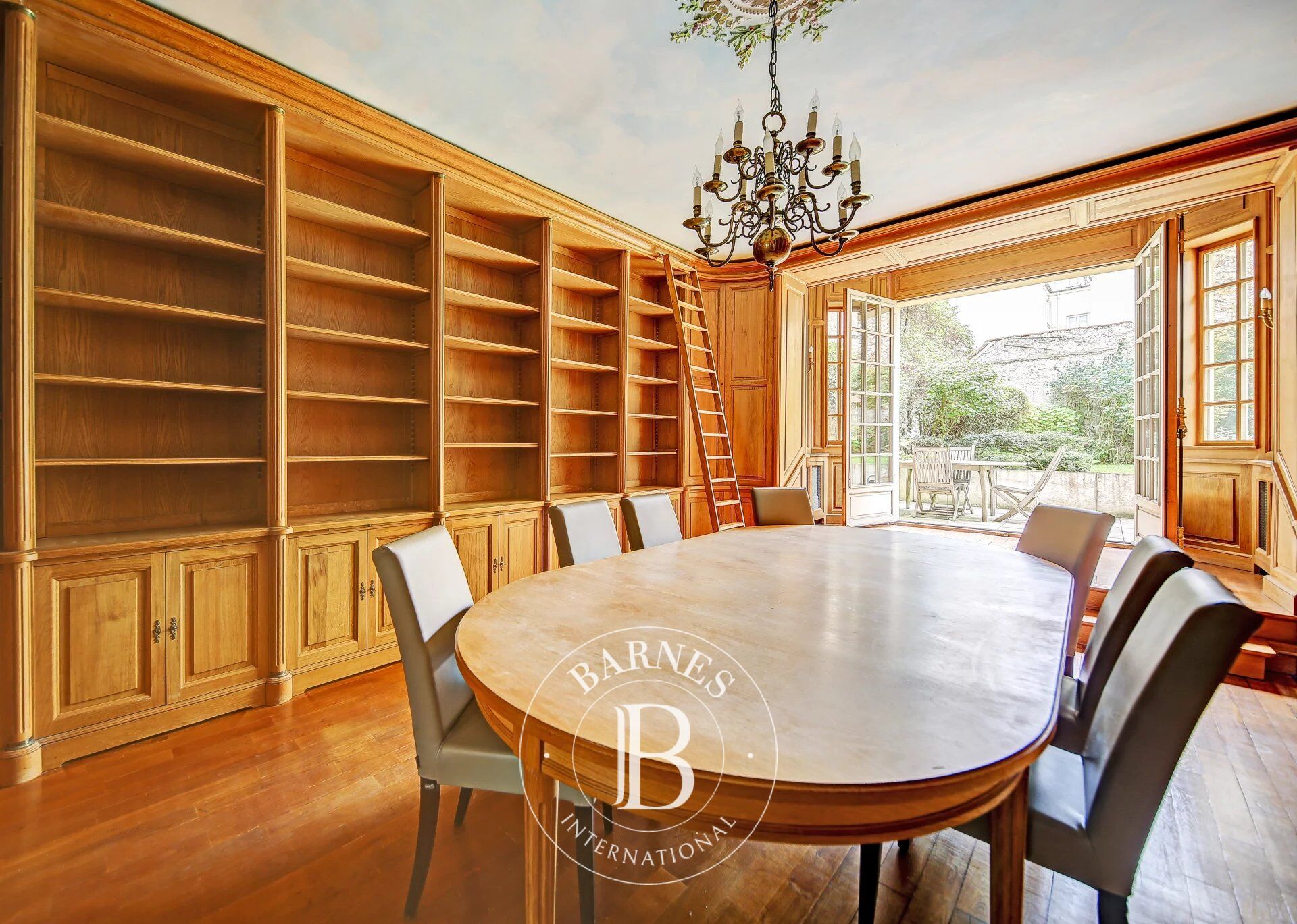 Casa Versailles - picture 3