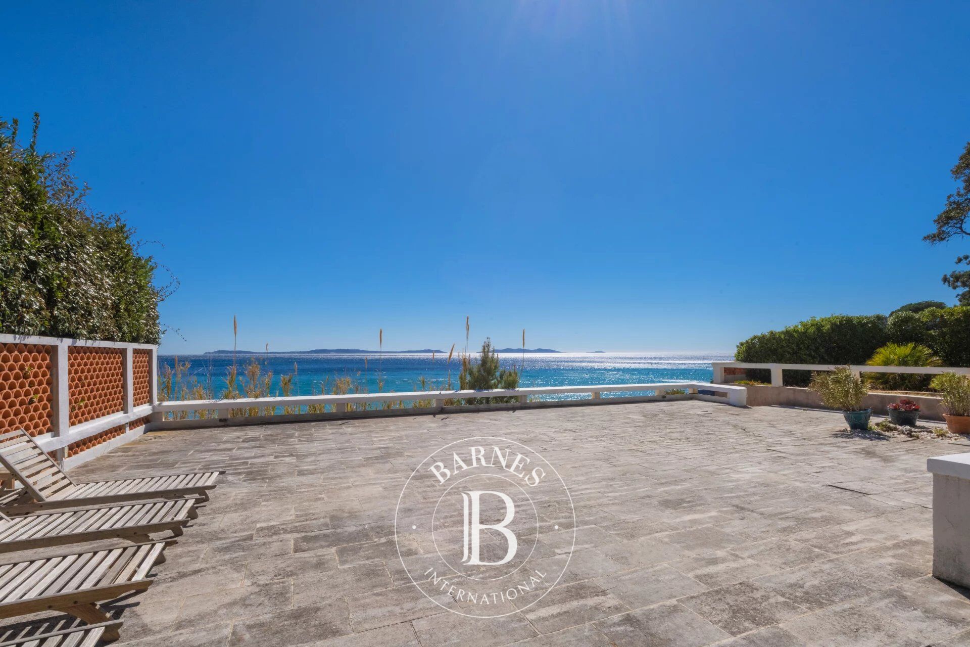 Canadel Beach - Waterfront Property - Panoramic Sea View - picture 3