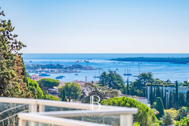 CANNES - VILLA CALIFORNIENNE - VUE MER PANORAMIQUE
