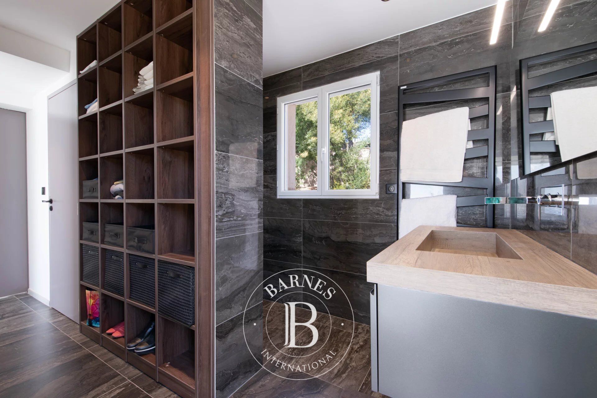 SEASONAL RENTAL - LES ISSAMBRES - WATERFRONT VILLA - 3 BEDROOMS - picture 3