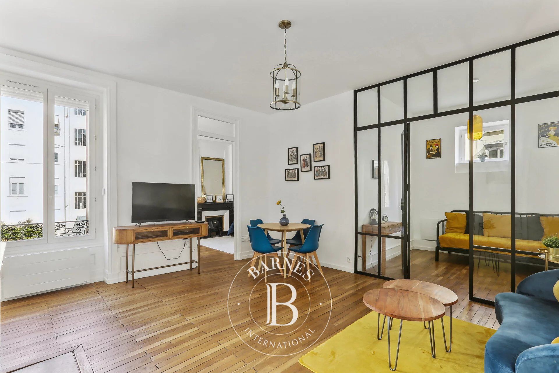 Lyon 3 - Prefecture - Furnished and renovated apartment of 62.50 sqm - 1 Office - 1 Bedroom - picture 3