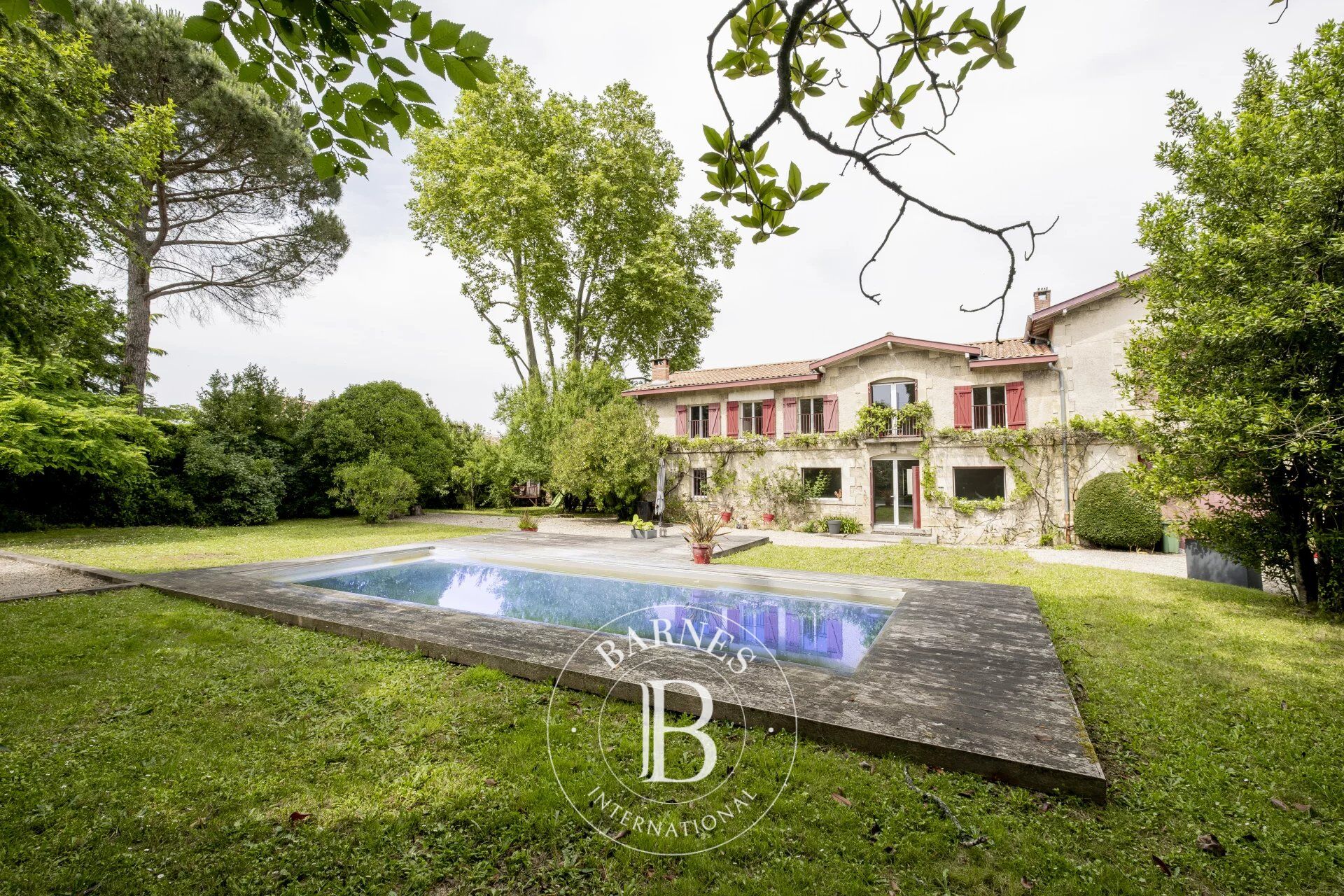 Casa Eysines - picture 1