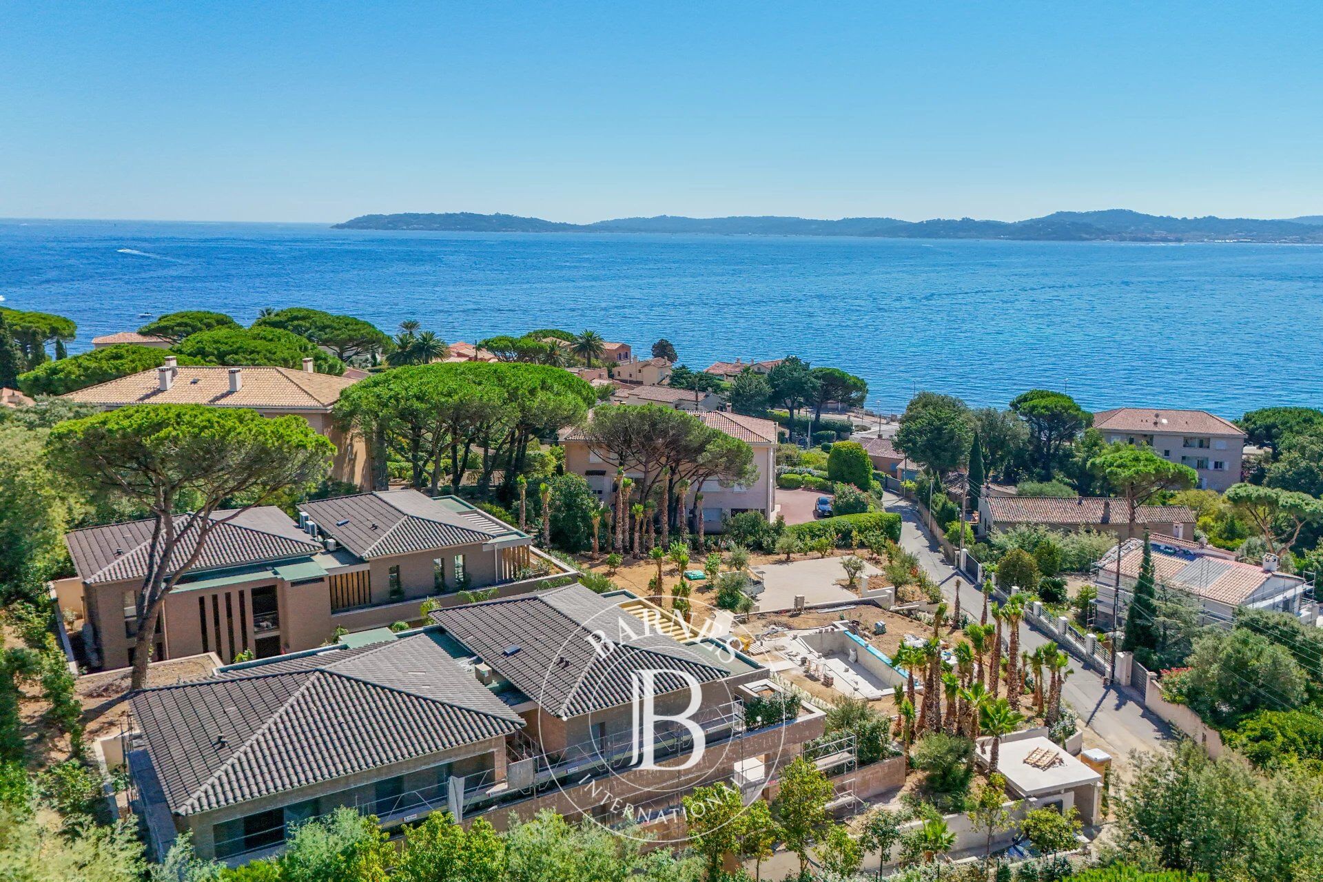 SAINTE-MAXIME - WOHNUNG R+1 - MEERBLICK - SCHWIMMBAD - GARAGE - picture 2