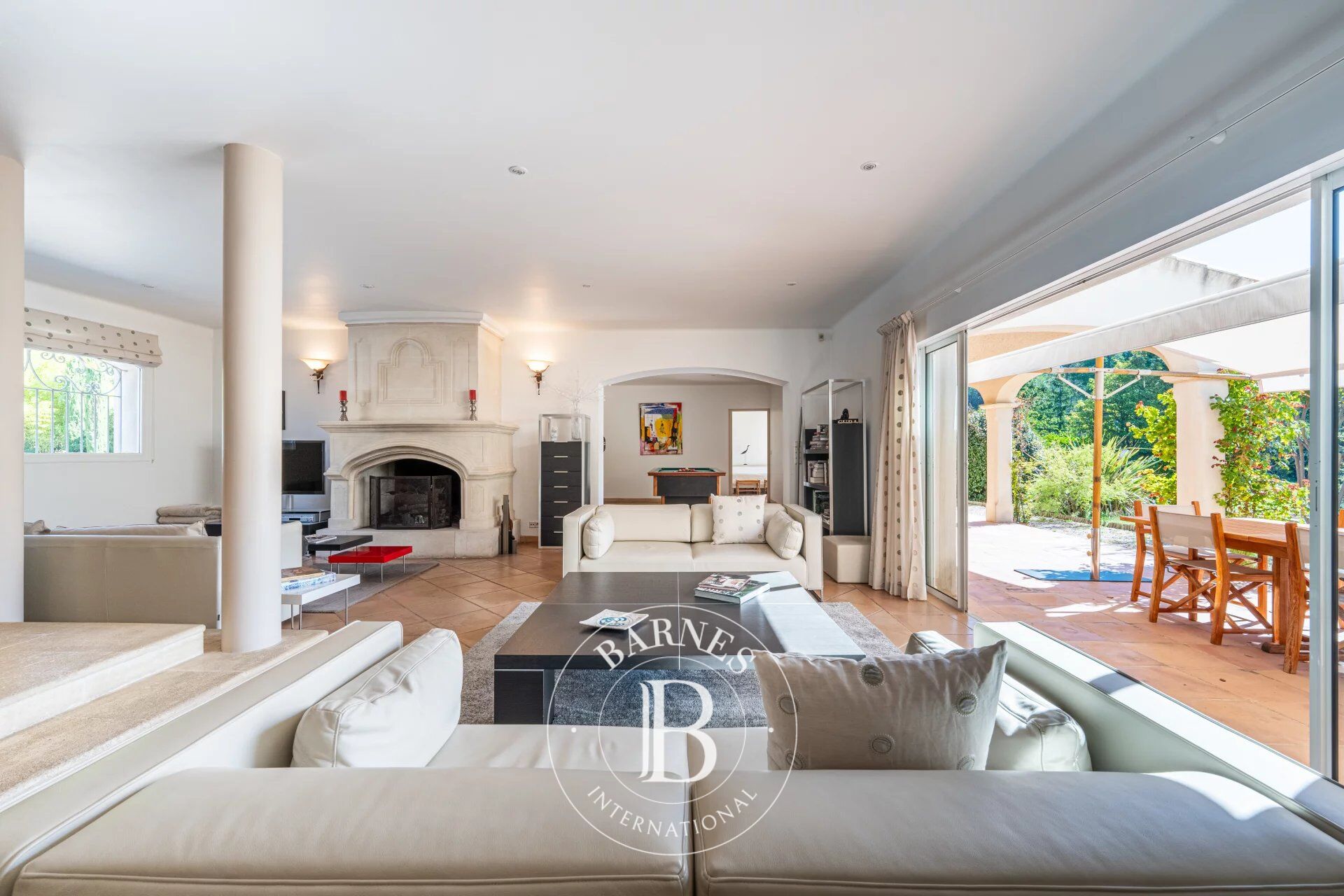 AIX-EN-PROVENCE NORD – MAISON 5 CHAMBRES – BUREAU – TERRAIN 1 HA – PISCINE - picture 3