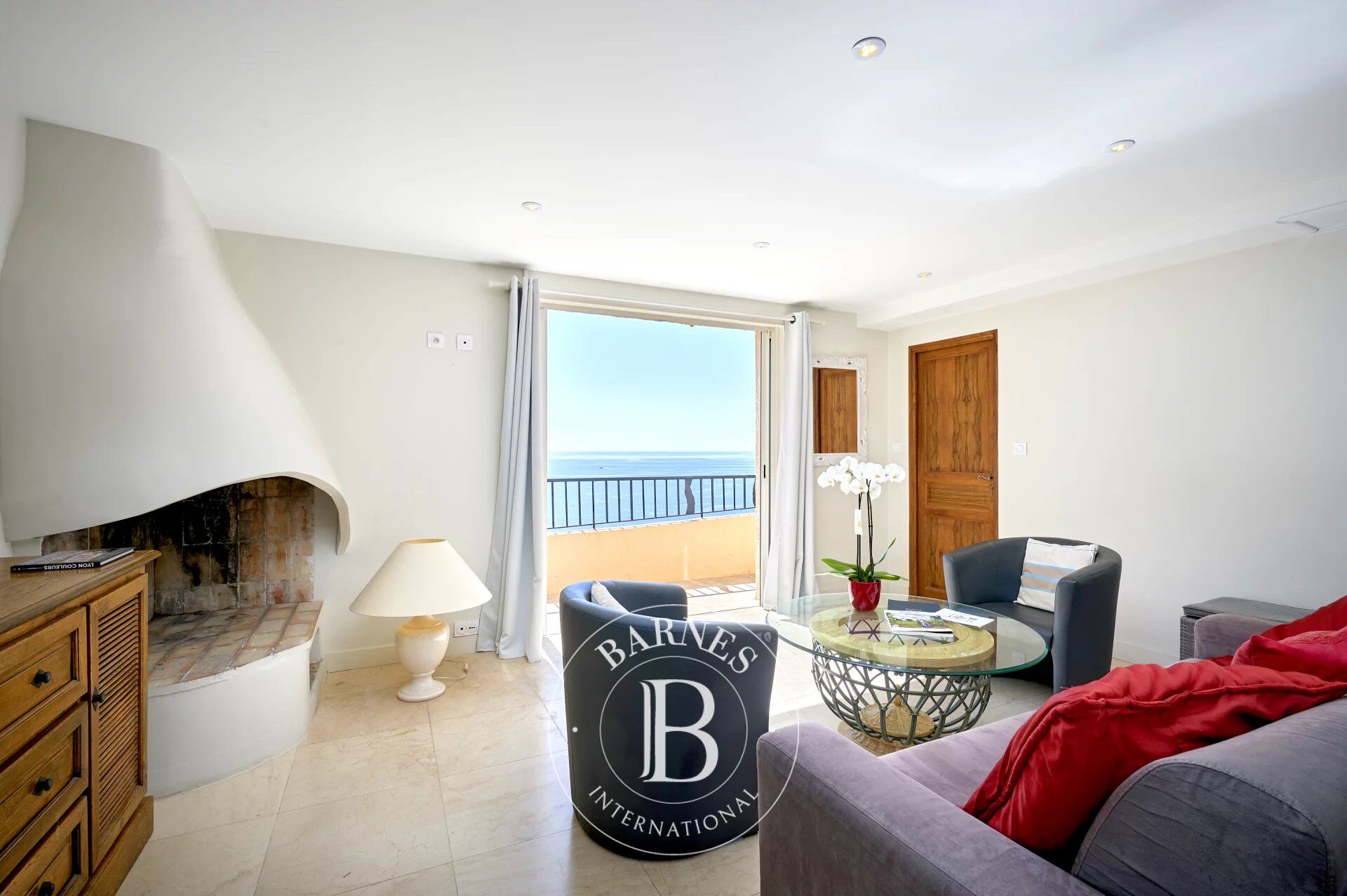 VACATION RENTAL - picture 3