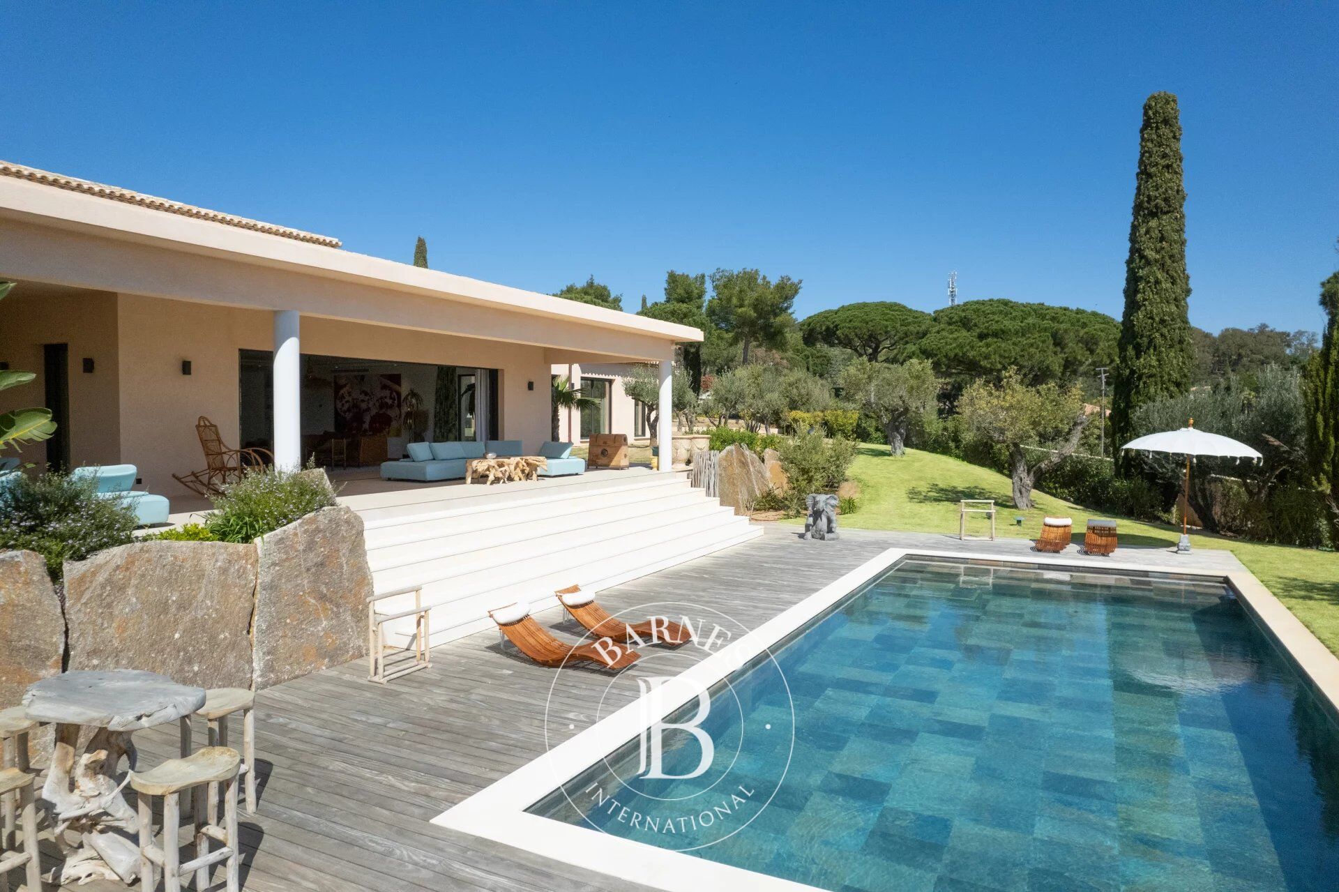 AFFITTI VACANZE - SAINTE-MAXIME - VILLA MODERNA CON VISTA MARE -5 CAMERE DA LETTO - picture 1