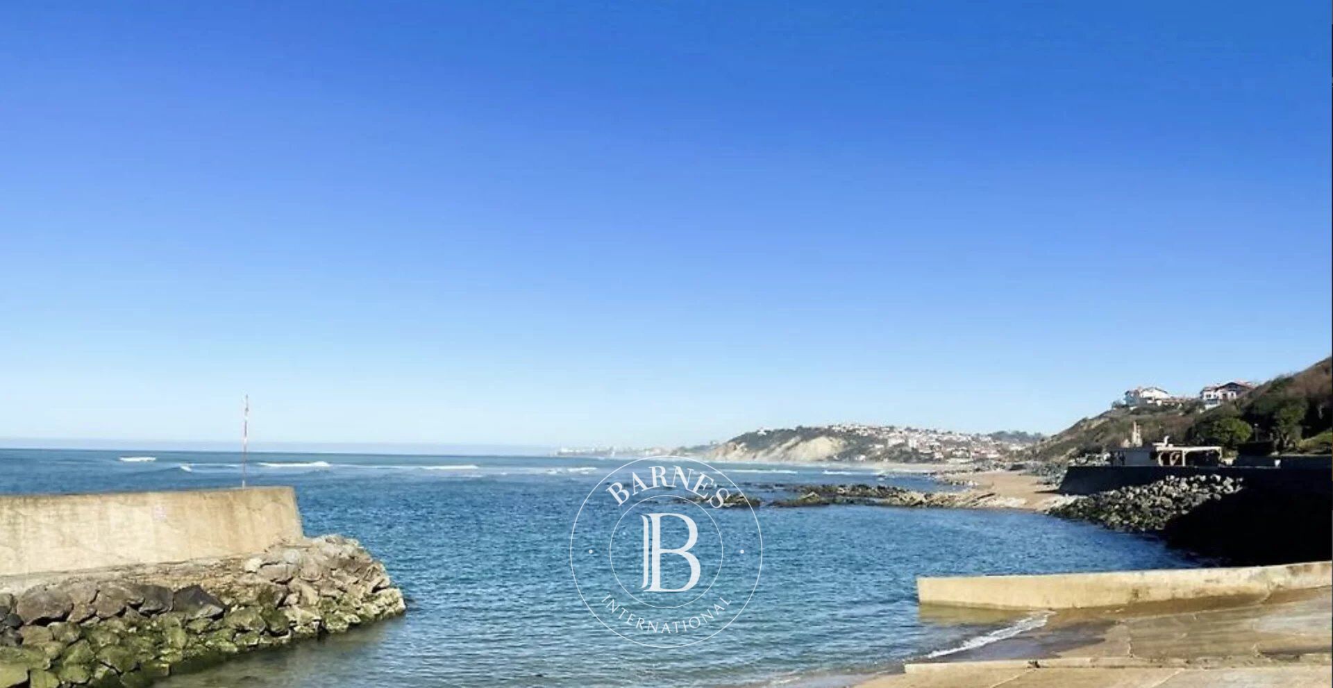 GUETHARY, AU COEUR DU VILLAGE, MAGNIFIQUE APPARTEMENT VUE MER - picture 2