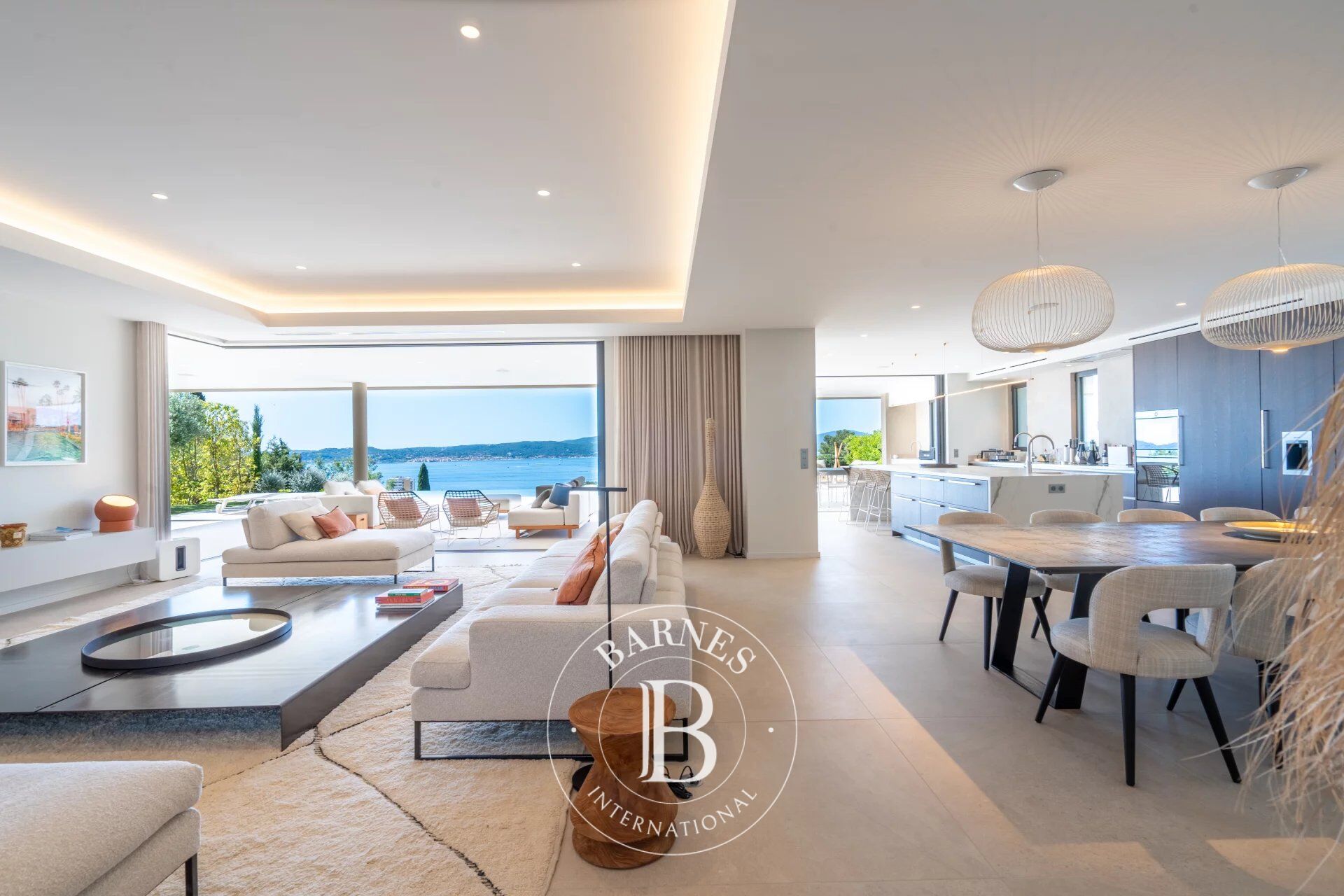 SAISONVERMIETUNG - SAINTE-MAXIME - MODERNE VILLA - 6 SCHLAFZIMMER - STADTZENTRUM - MEERBLICK - picture 1