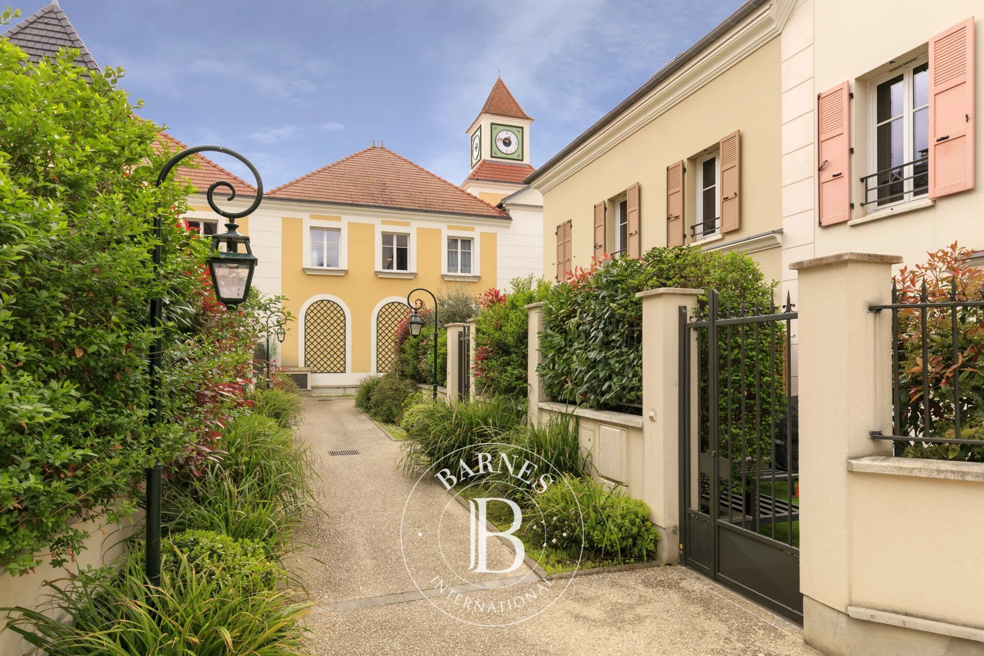 EXCLUSIVE - PUTEAUX-TOWN CENTRE - HOUSE WITH TERRACE - picture 1