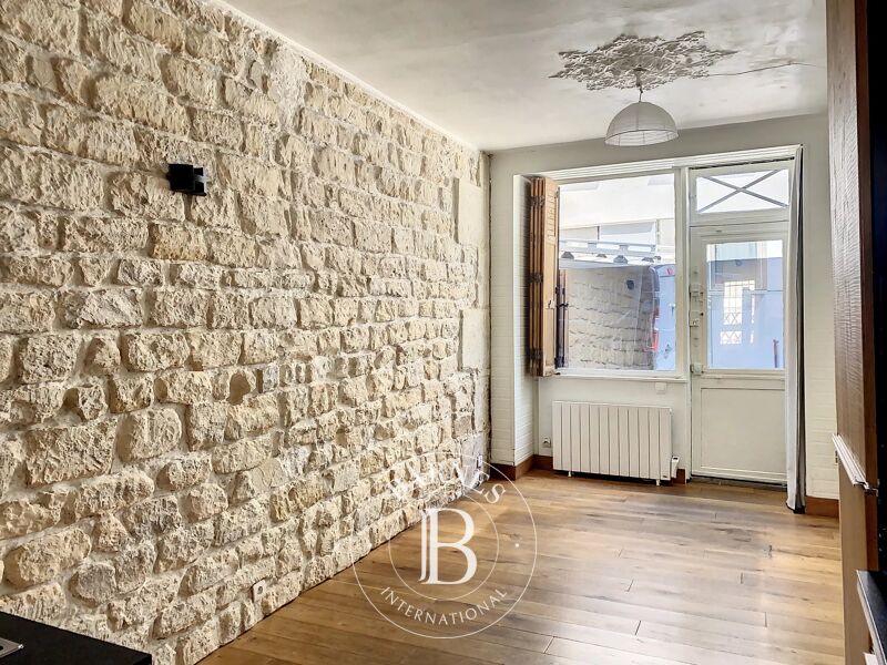 Loué, Appartement Paris 18ème - picture 2