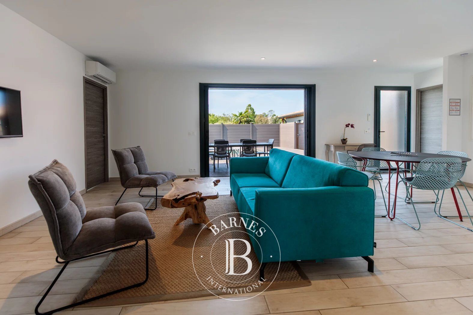 Lecci , Cala Rossa, Villa de 3 chambres avec piscine chauffée et plage à pieds - picture 2