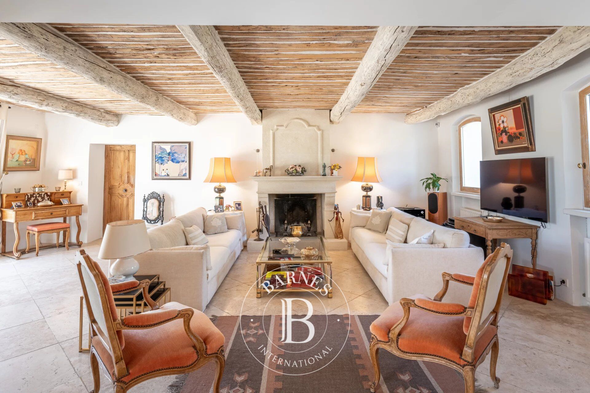 LUBERON – CUCURON  – PROPRIETE 330 M²- 5 CHAMBRES (POSSIBILITE LOCATIONS) - PISCINE - JARDIN 1 HECTARE - picture 2