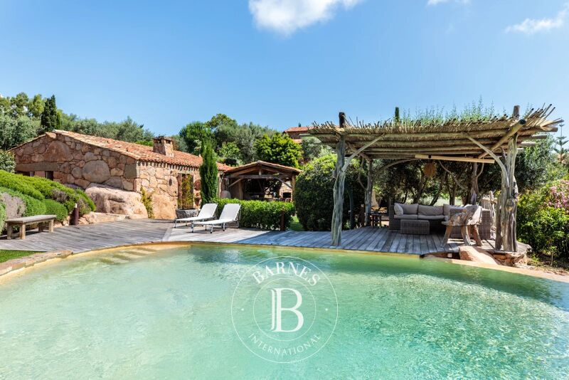 Porto-Vecchio, Palombaggia, villa type bergerie, 3 chambres, piscine, proche plage