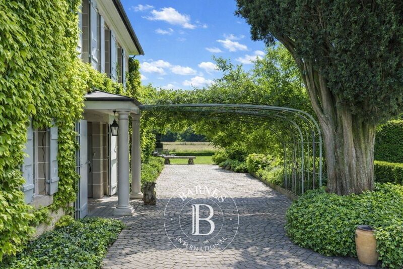 For Sale Manor house | Tolochenaz - picture 2