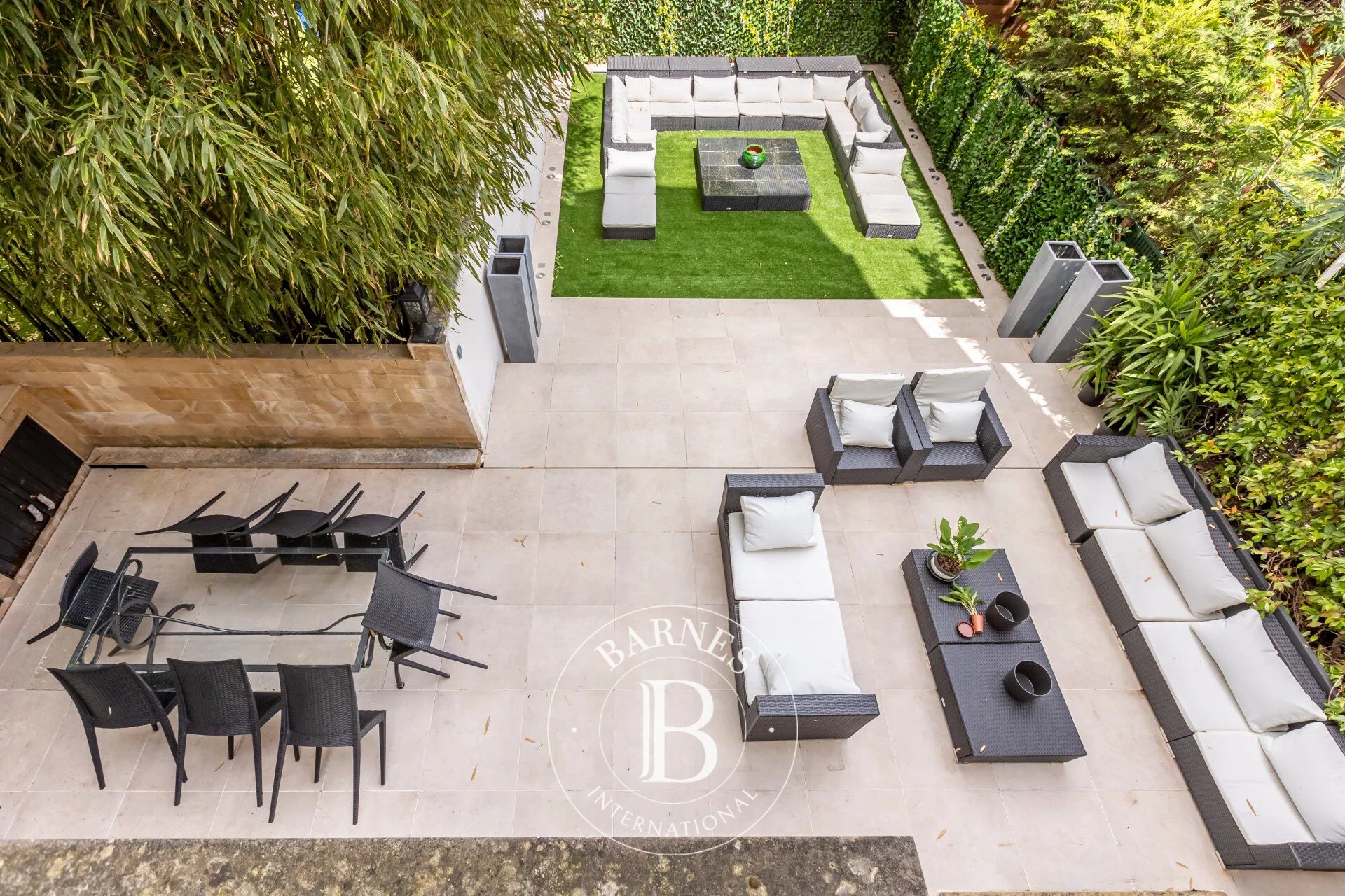 NEUILLY - HOTEL PARTICULIER DE 800m² AVEC JARDIN, PISCINE  ET TERRASSE - picture 3