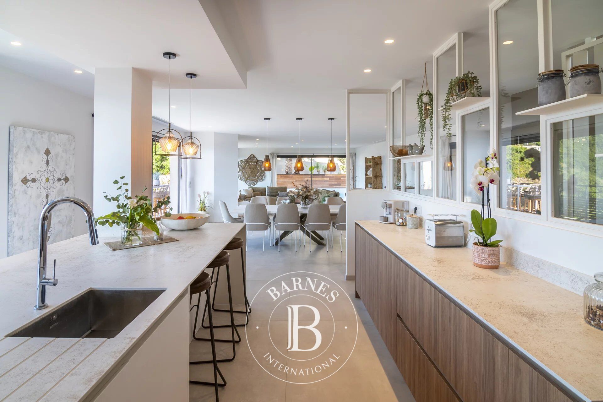 SEASONAL RENTAL - ST AYGULF - CONTEMPORARY VILLA PANORAMIC SEA VIEW - 4 BEDROOMS - picture 3