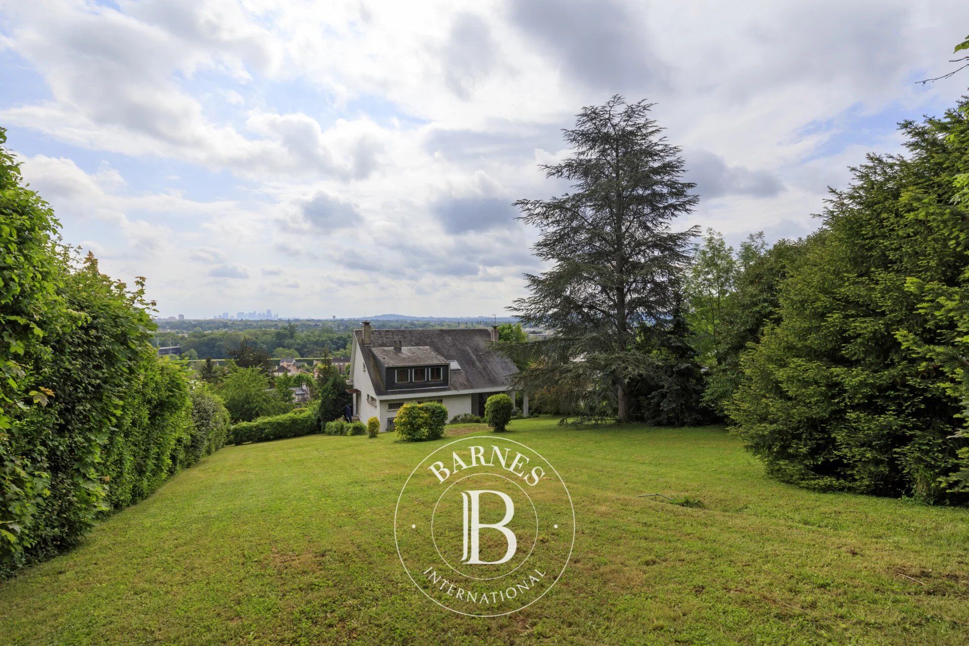 Le Pecq  -  200 m² (2,153 sqft) house - 6 bedrooms - 18' RER - picture 3