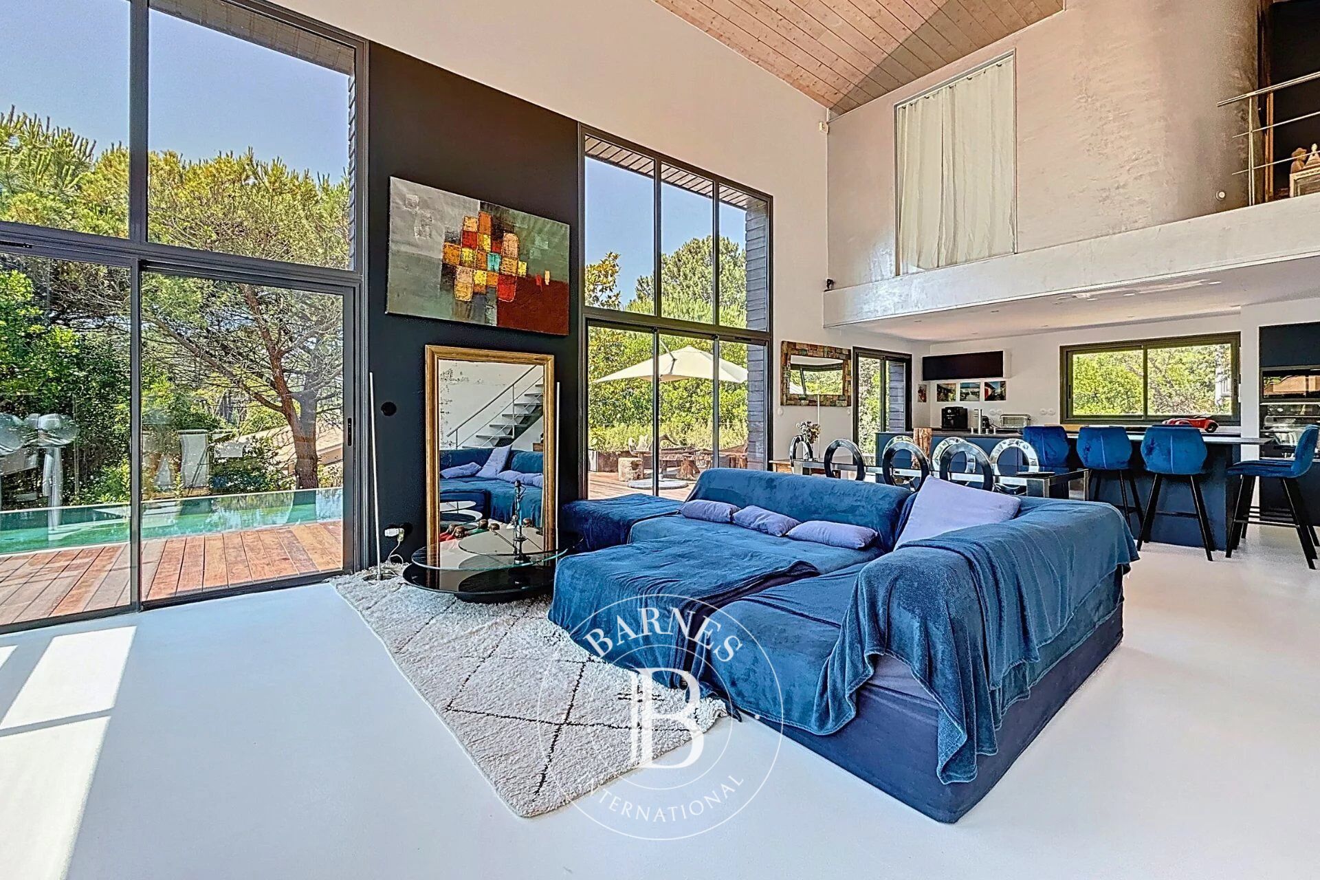 ARCHITECT-DESIGNED VILLA WITH POOL, JACUZZI AND LARGE GROUNDS IN PETIT PIQUEY – CAP FERRET PENINSULA - picture 3