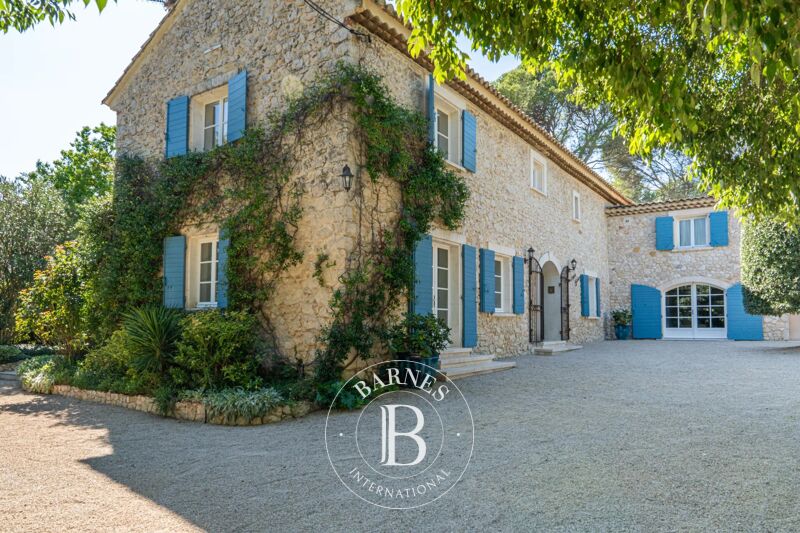 AIX-EN-PROVENCE - A 15 MINUTES DU CENTRE VILLE ET GARE TGV - MAS EN PIERRE  289 M² - 4 APPARTEMENTS - 6 CHAMBRES