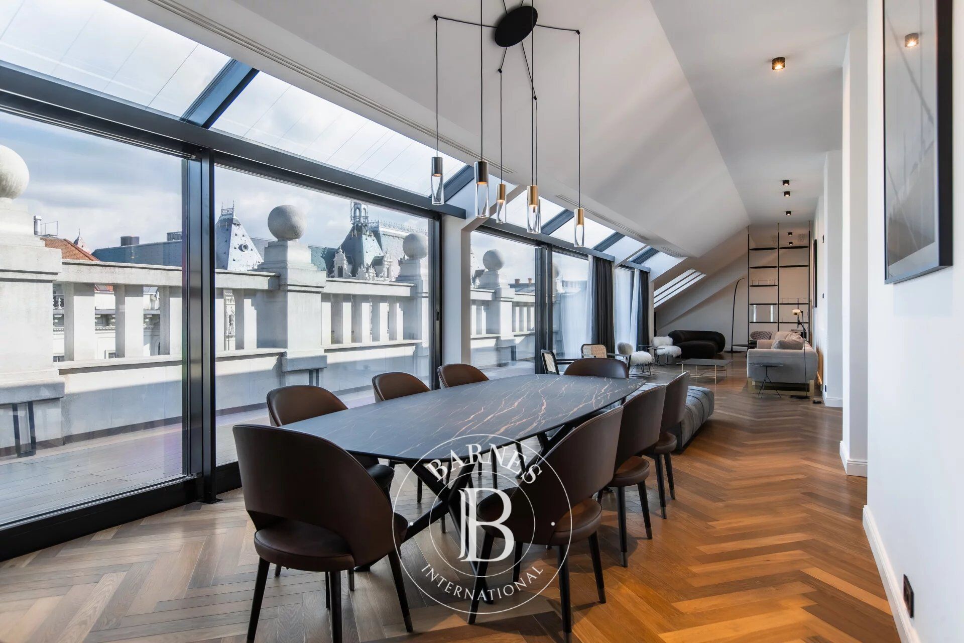 Luxury penthouse next to the Opera House and the Ballet Institute - picture 1