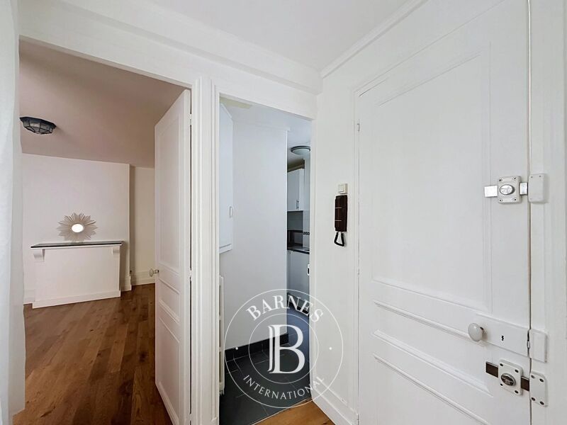 À louer Appartement | Paris 8ème - picture 2