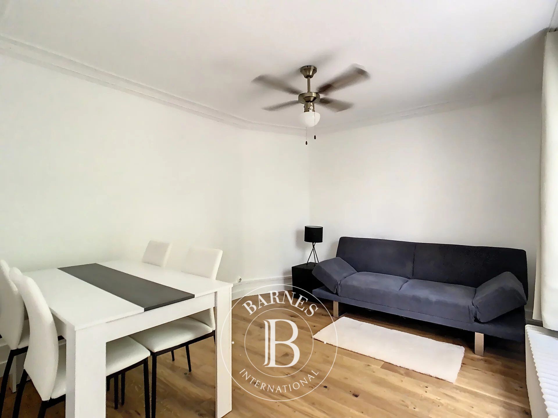 Piso Paris 8ème - picture 3