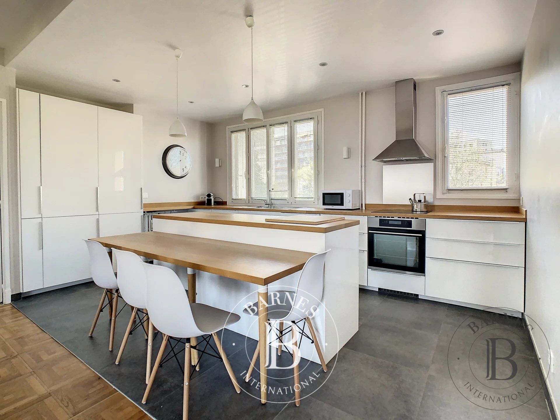 The BARNES rental department is presenting this property: - picture 2