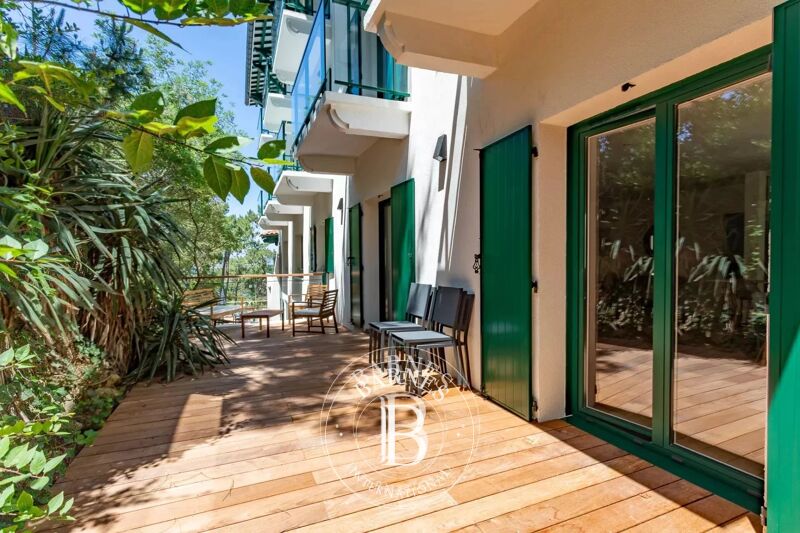 BEL APPARTEMENT AVEC VUE BASSIN ET TERRASSE AU PYLA-SUR-MER, 4 COUCHAGES