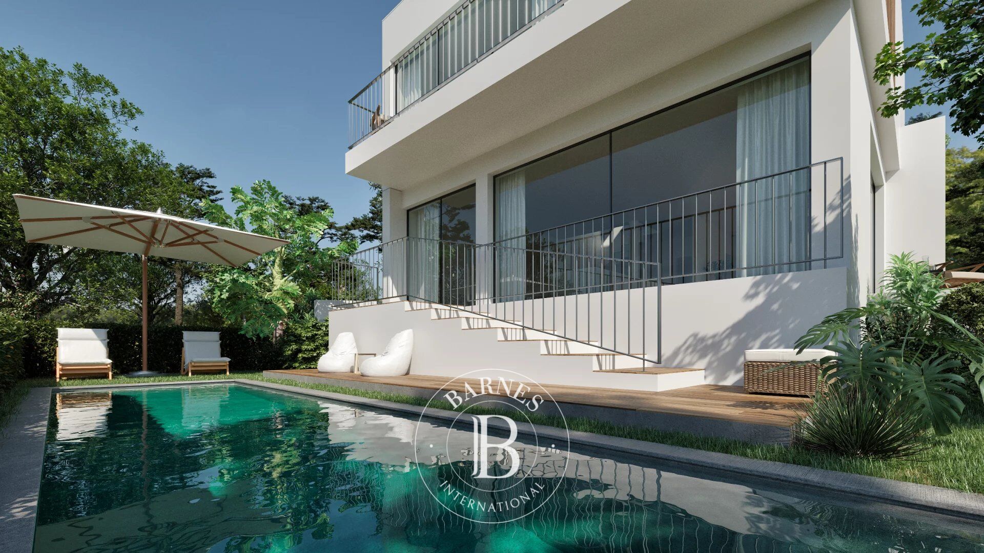 Garden with pool - picture 3