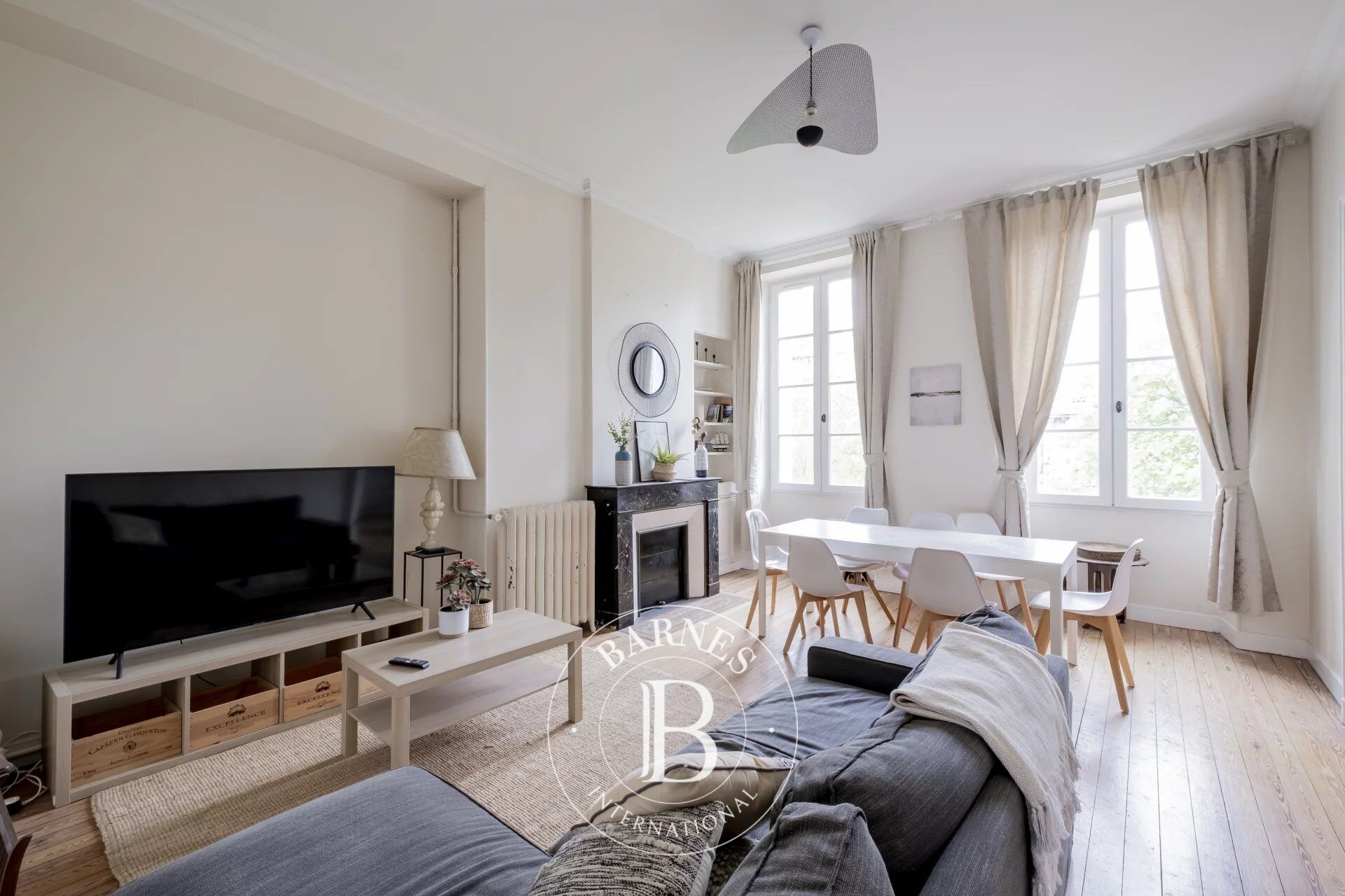 Palacete Bordeaux - picture 1