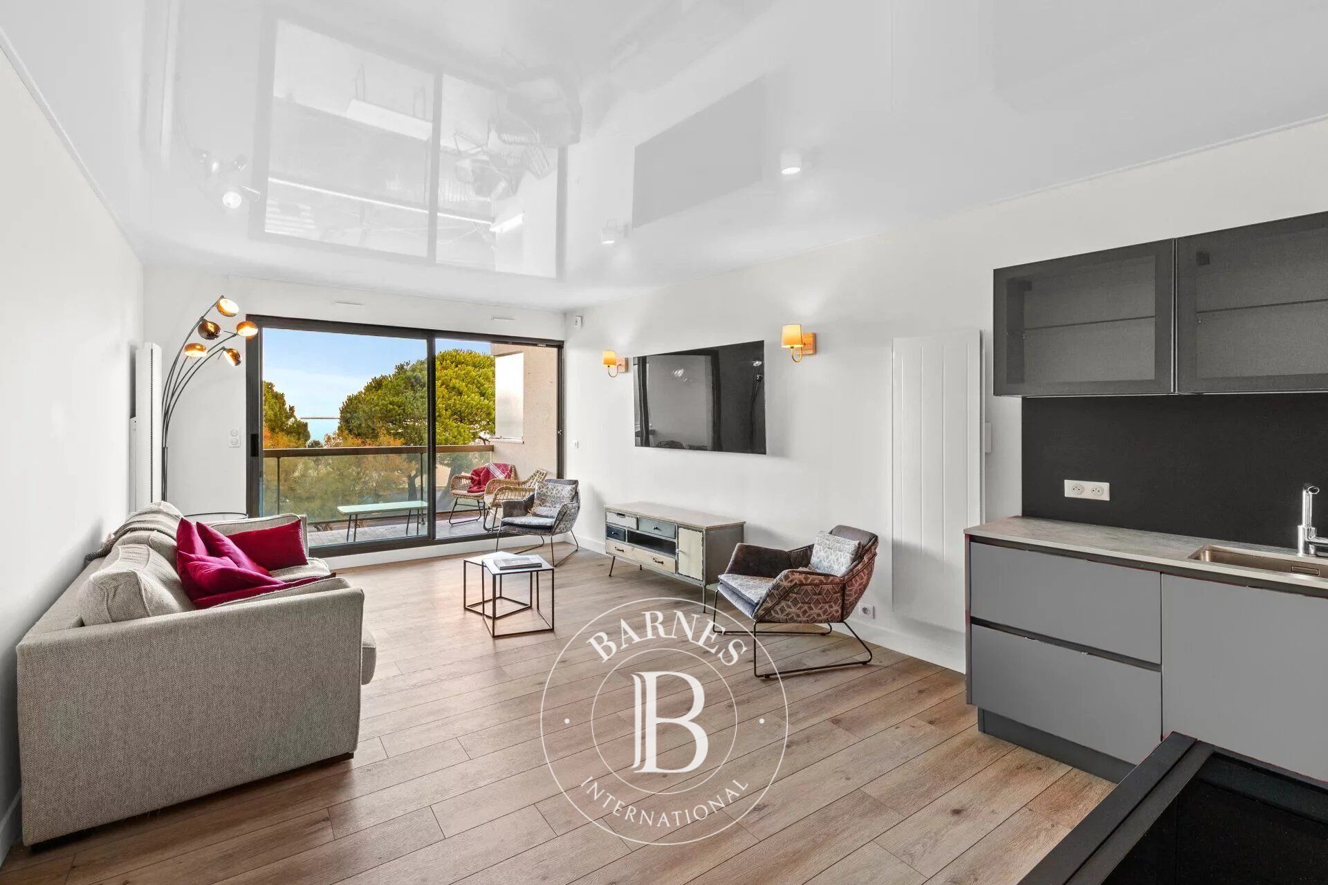 MAGNIFIQUE APPARTEMENT PREMIERE LIGNE À ARCACHON CENTRE - picture 2