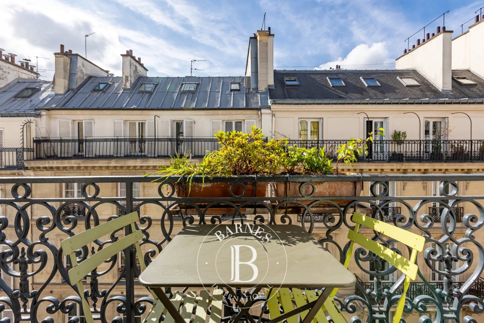 Piso Paris 8ème - picture 2