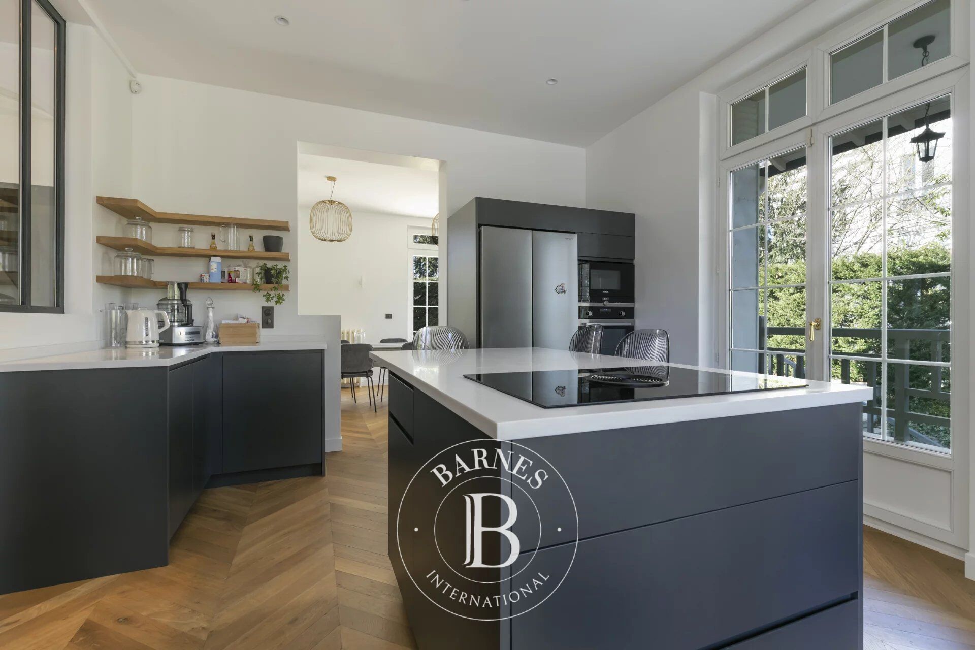 Le Vésinet – Beautifully Renovated Family Home with Pool – 10 min from RER - picture 3