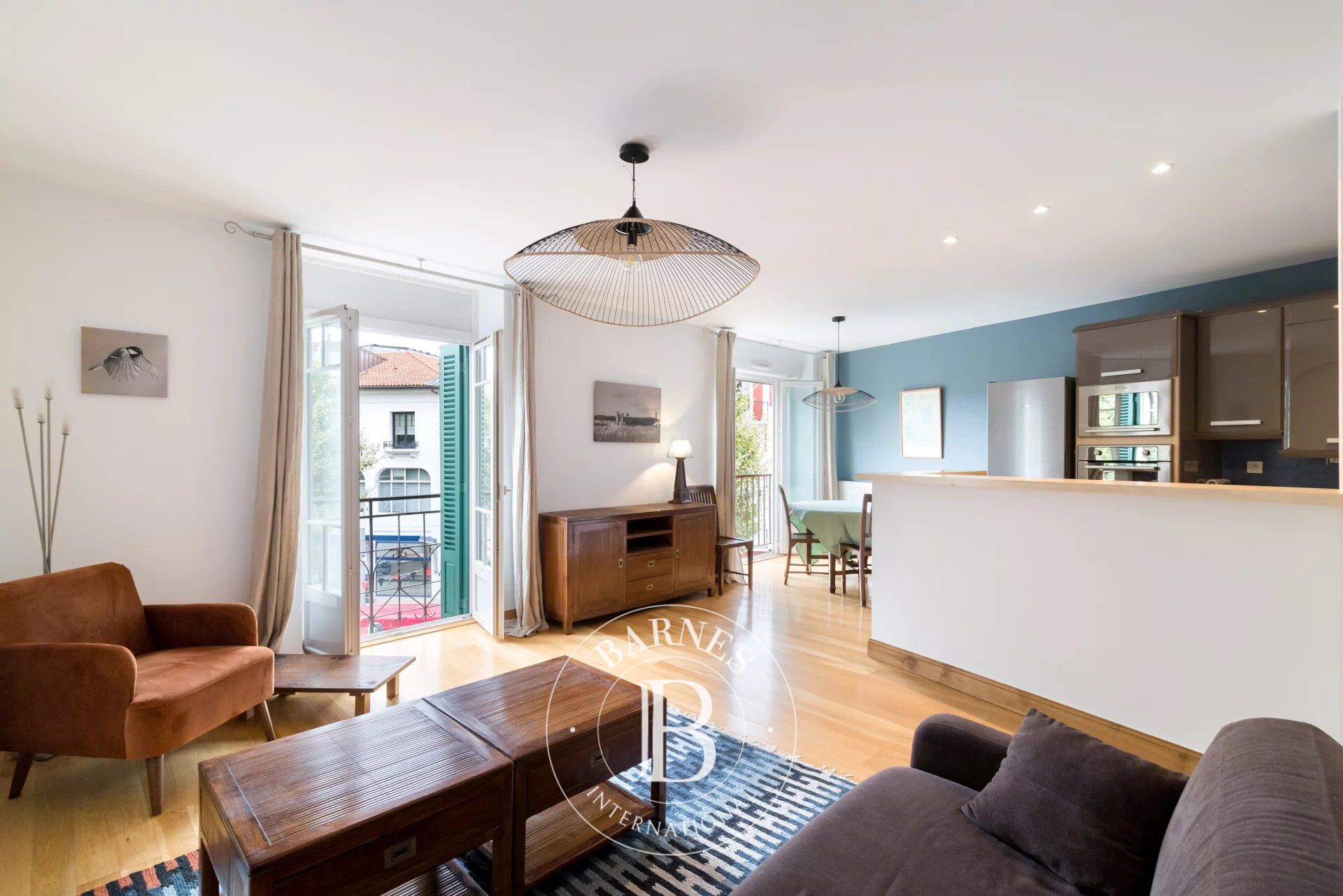 SAINT-JEAN-DE-LUZ, RENOVATED APARTMENT - picture 3