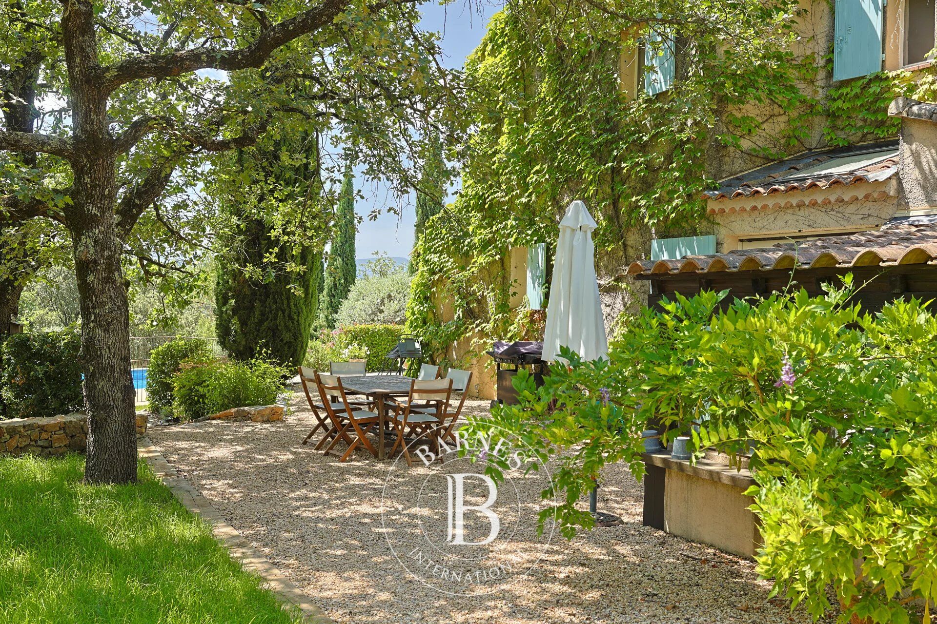 Saint-Maximin-la-Sainte-Baume – Charming Provençal Property in the Heart of the Green Provence - picture 2