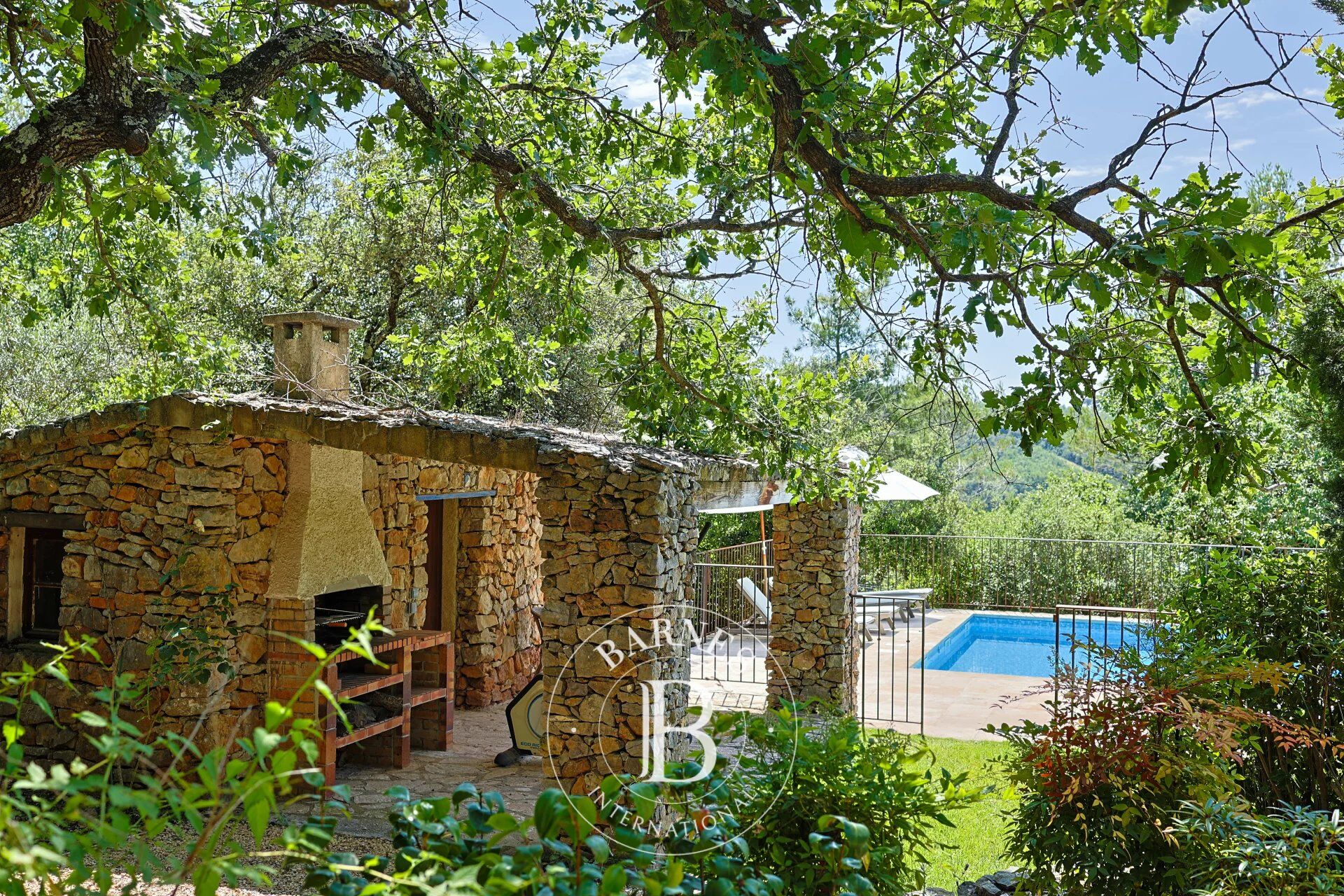 Saint-Maximin-la-Sainte-Baume – Charming Provençal Property in the Heart of the Green Provence - picture 3