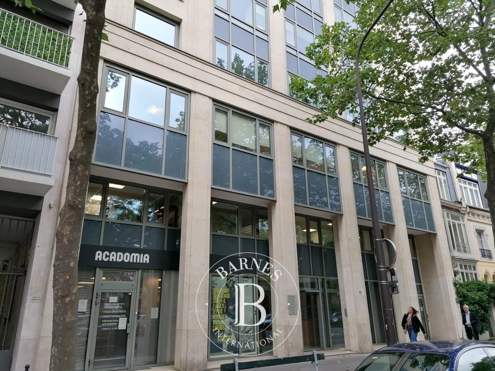 Offices to rent - 200m² (2,152 sq ft) - picture 1