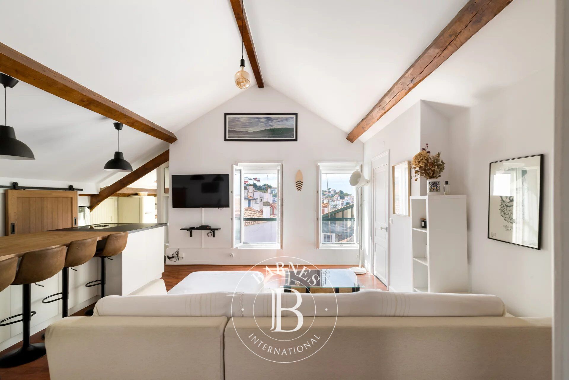 SAINT-JEAN-DE-LUZ, DERNIER ÉTAGE RÉNOVÉ, CHARME, VUE DÉGAGÉE - picture 1