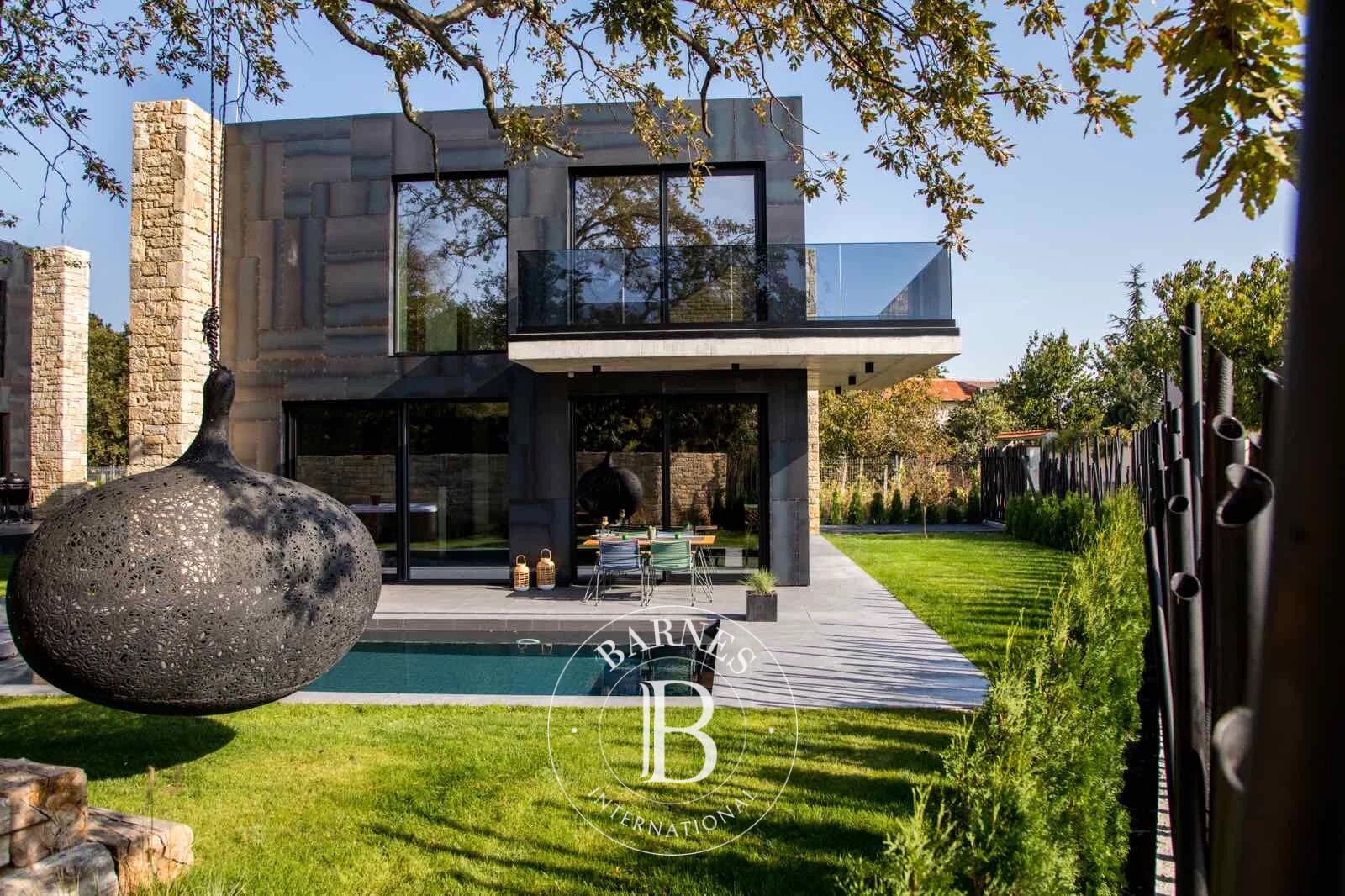 Villa Varna - picture 1