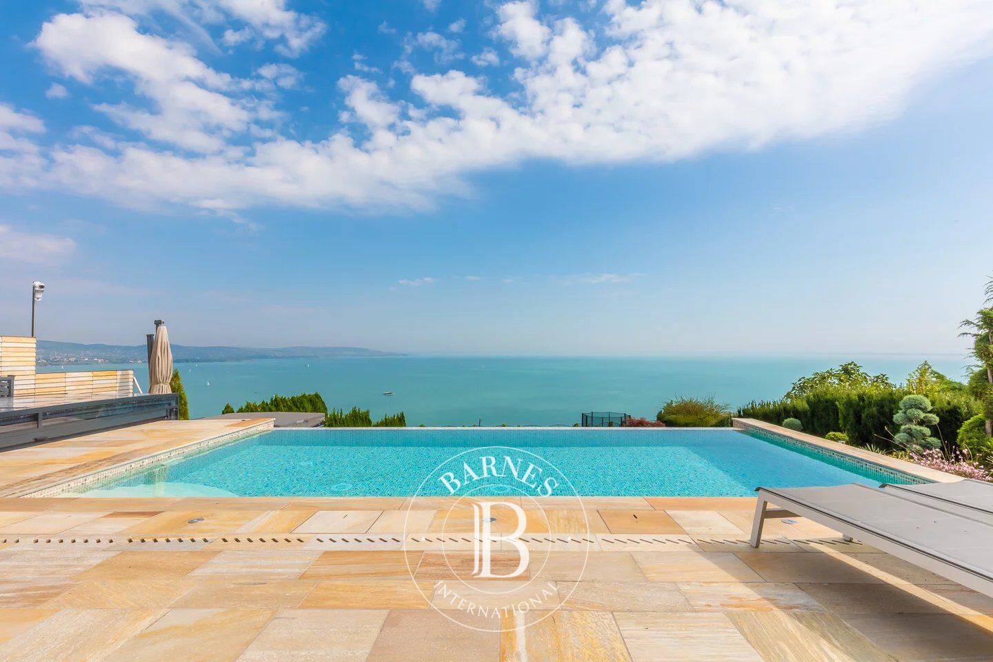 Villa Tihany - picture 1